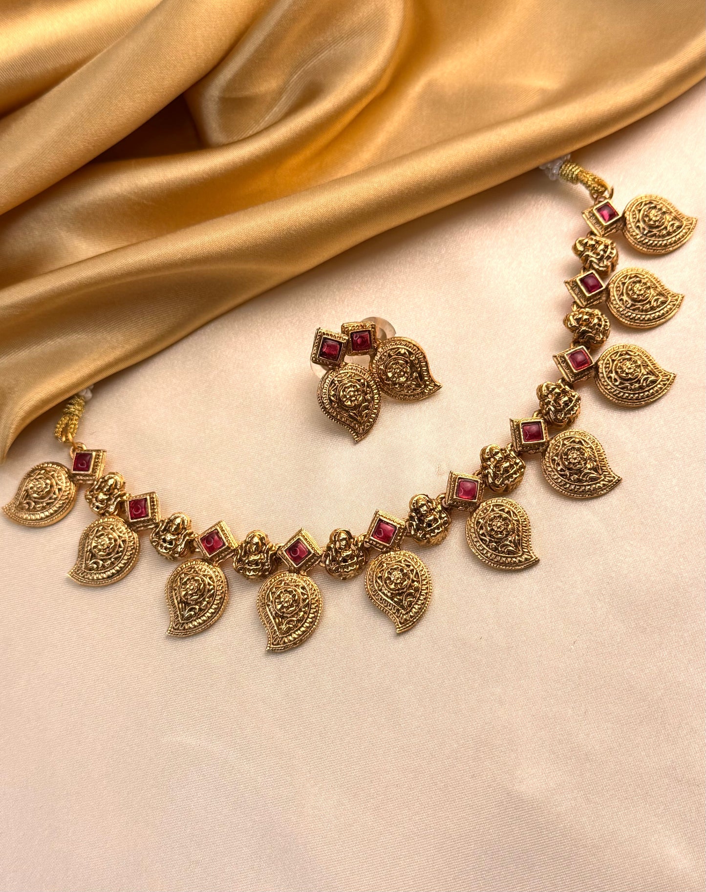 Devi Maanga Necklace Set