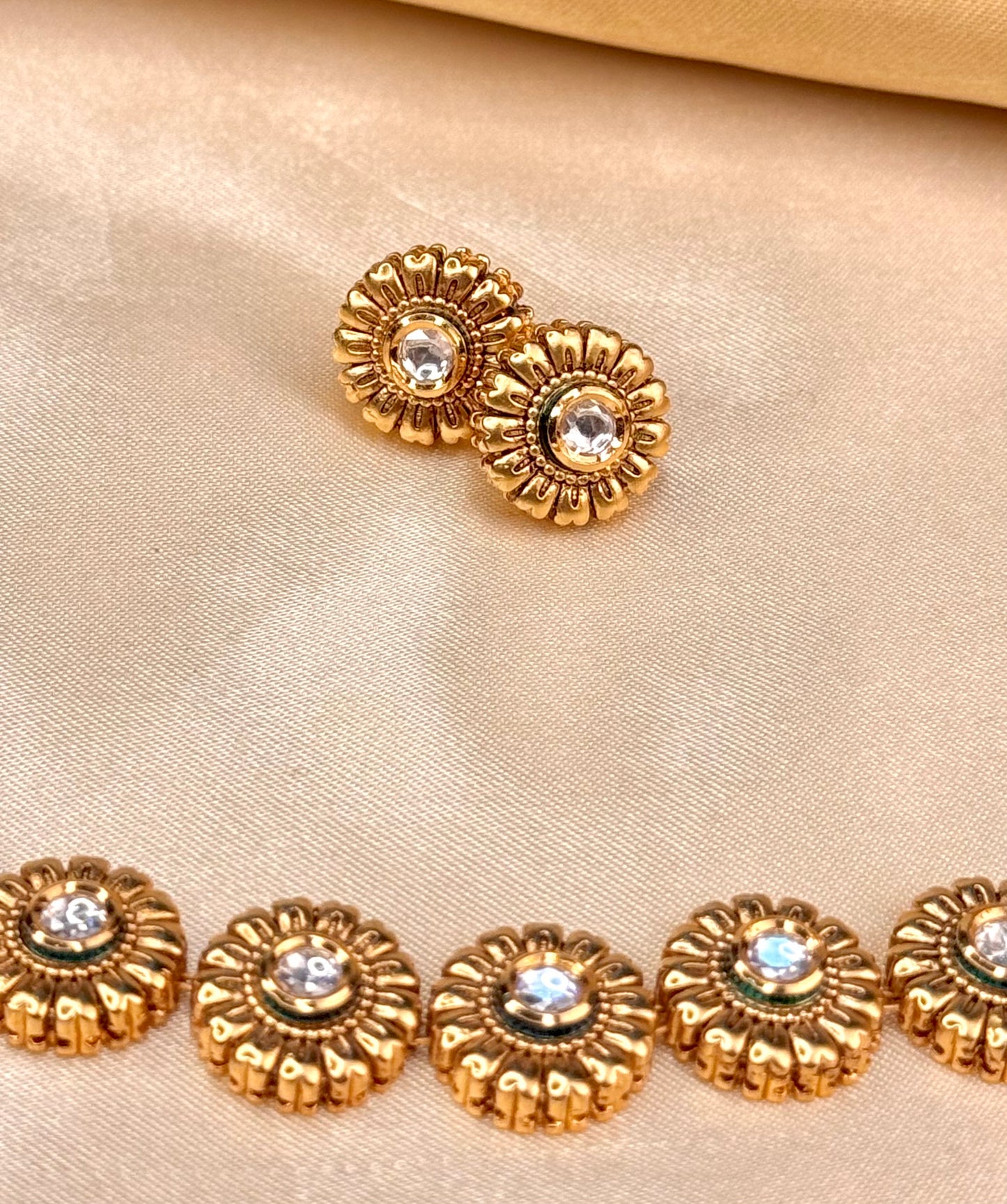 Flower Moissonite Kundan Necklace Set