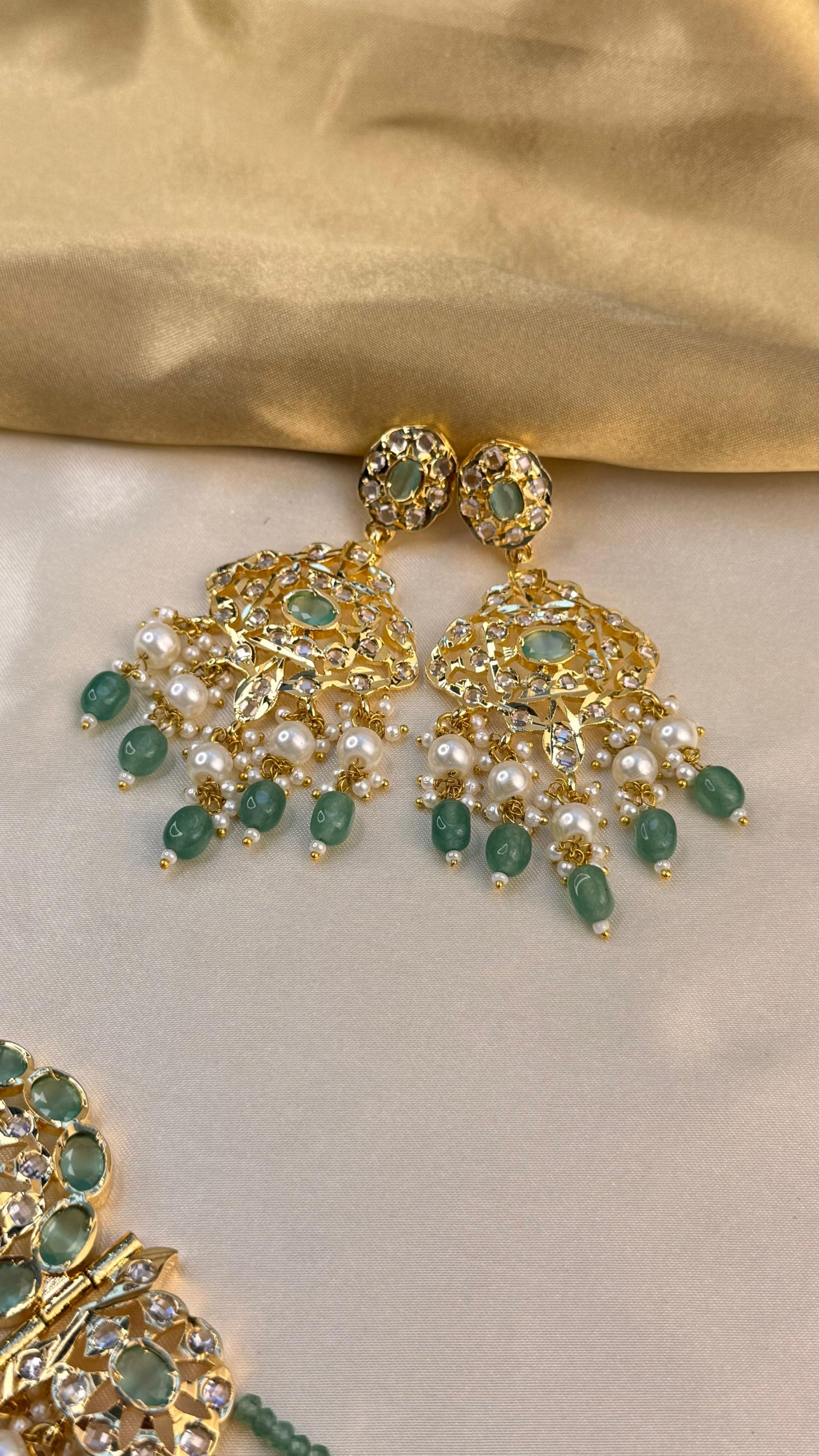 Premium Rajasthani Mughal choker set