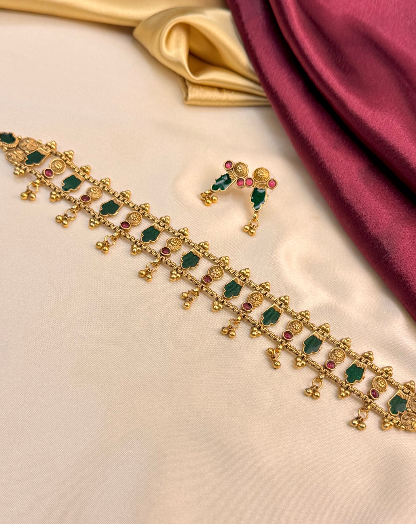 Non idol Palakka Drop Choker Set