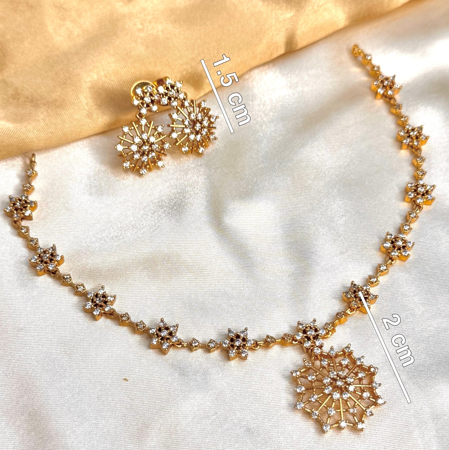 AD snowflakes Necklace Set