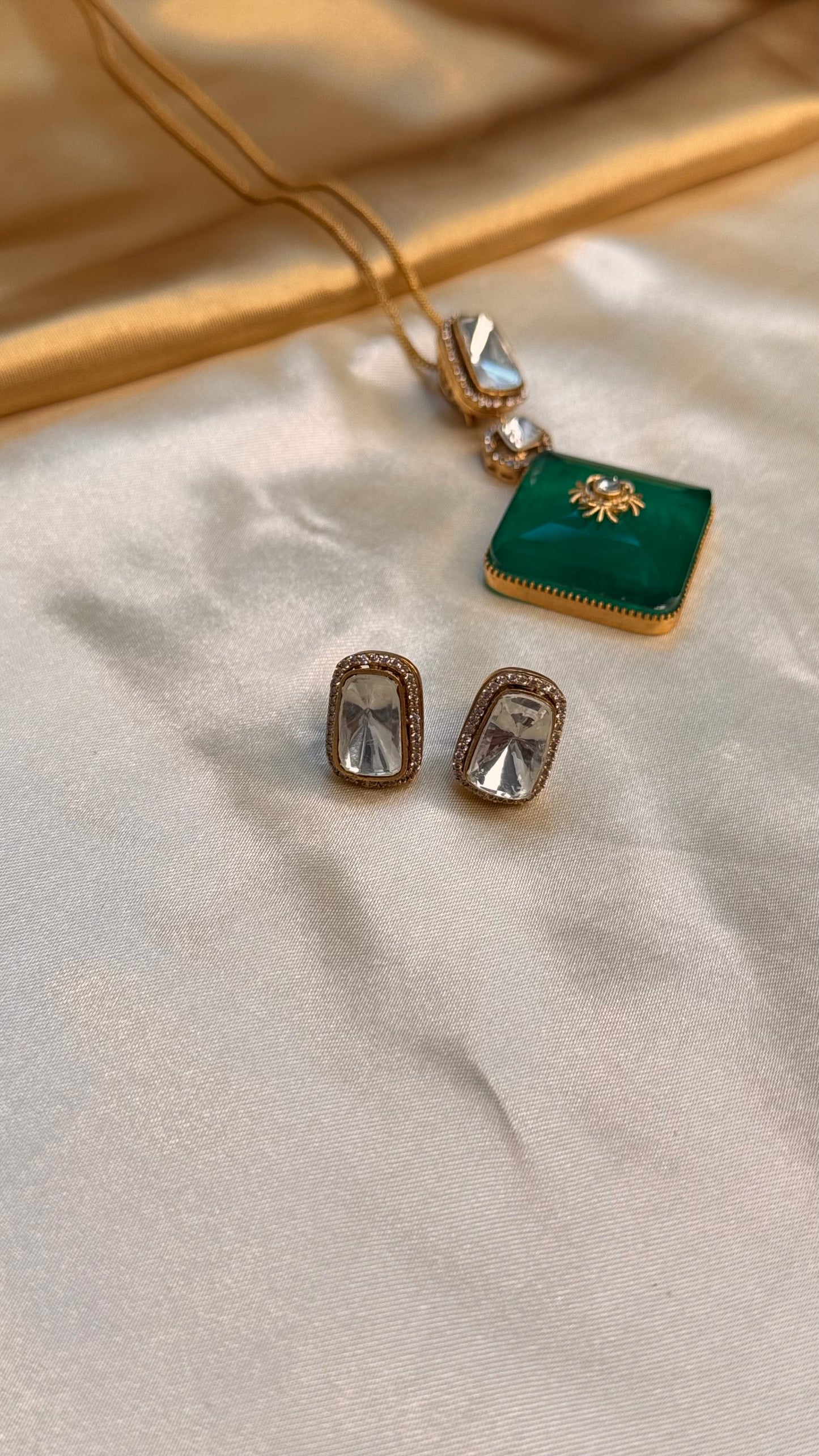 Premium Emerald Moissonite Set