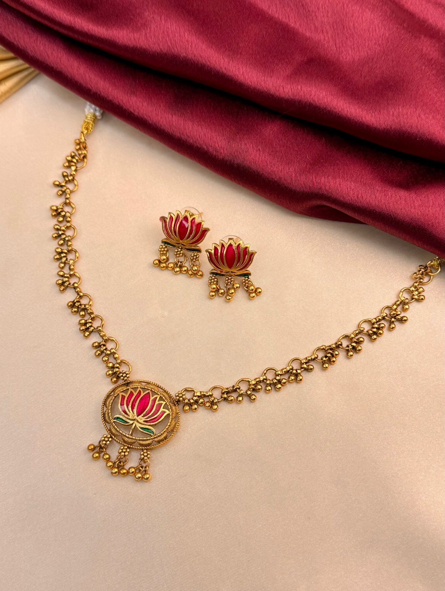 Lotus mini Gunguru Necklace Set