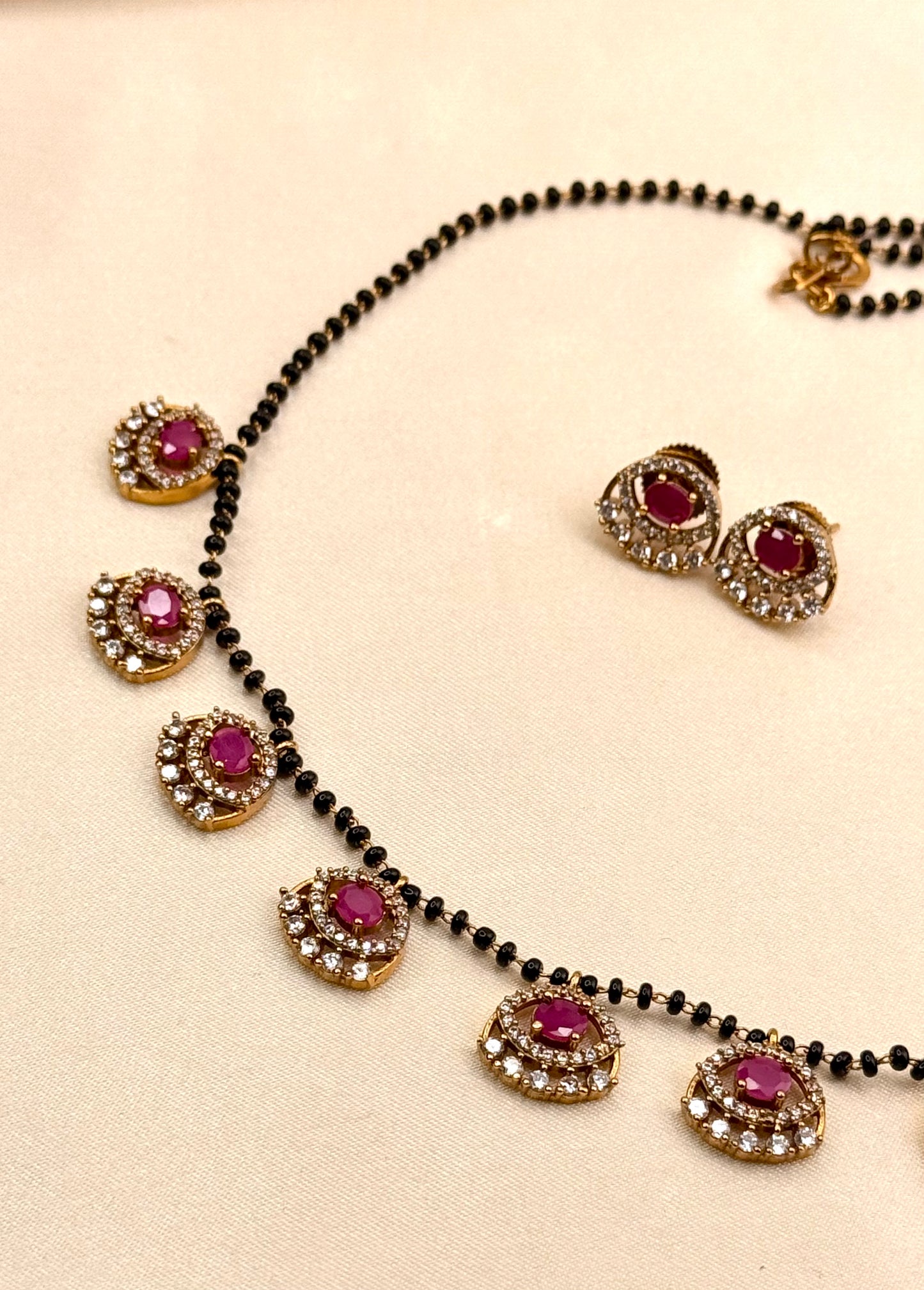 Mangalsutra-Eye pattern set