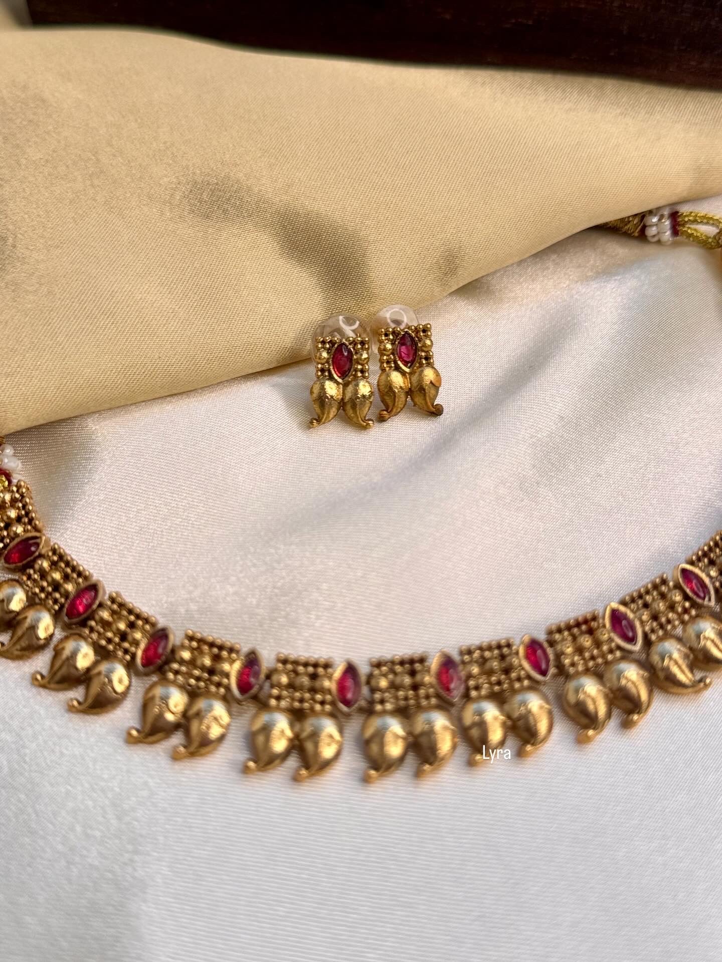 Maanga Necklace Set