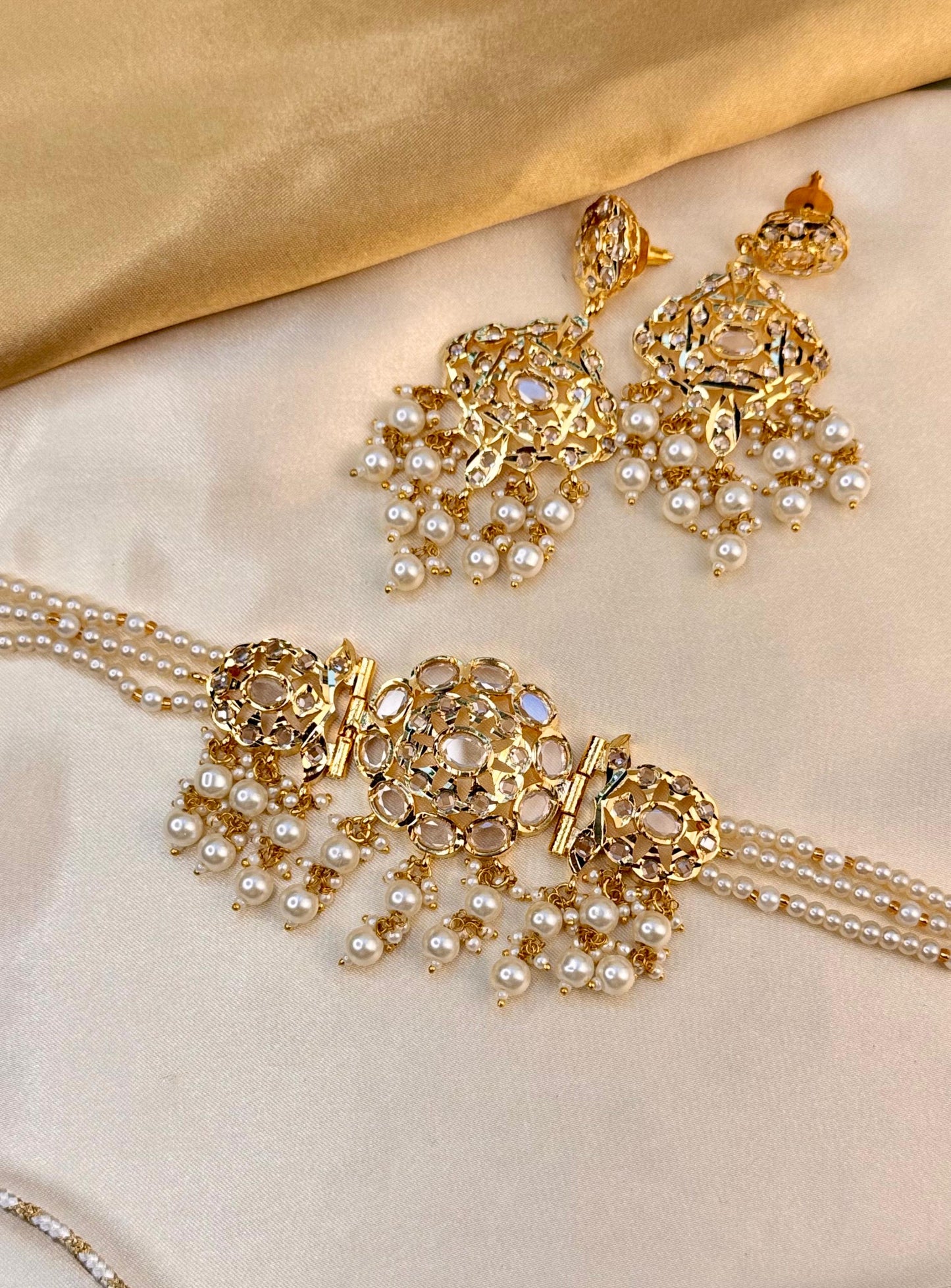 Premium Rajasthani Mughal choker set