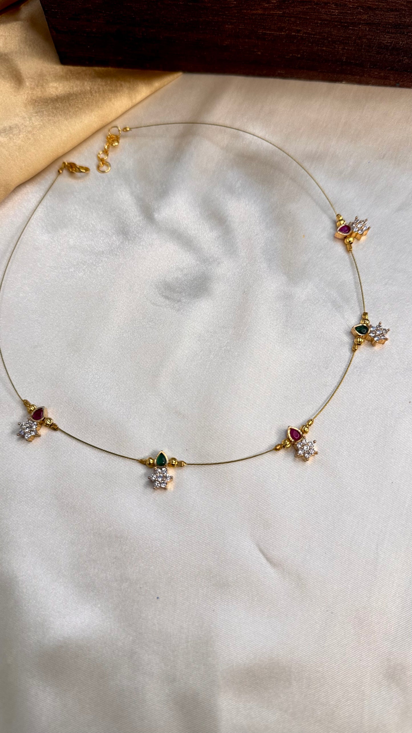 Invisible snow flakes chain