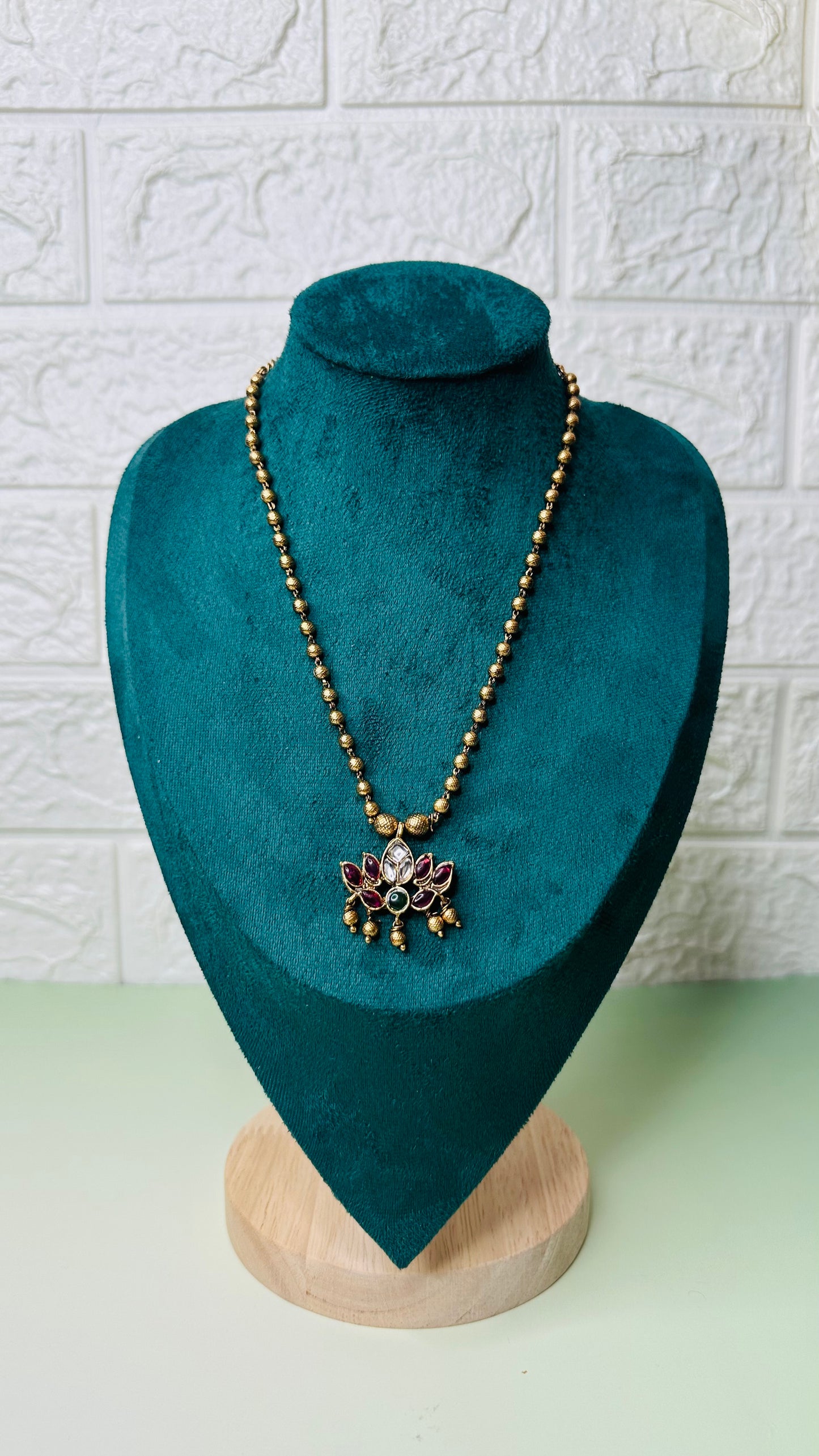 Lotus chain Set