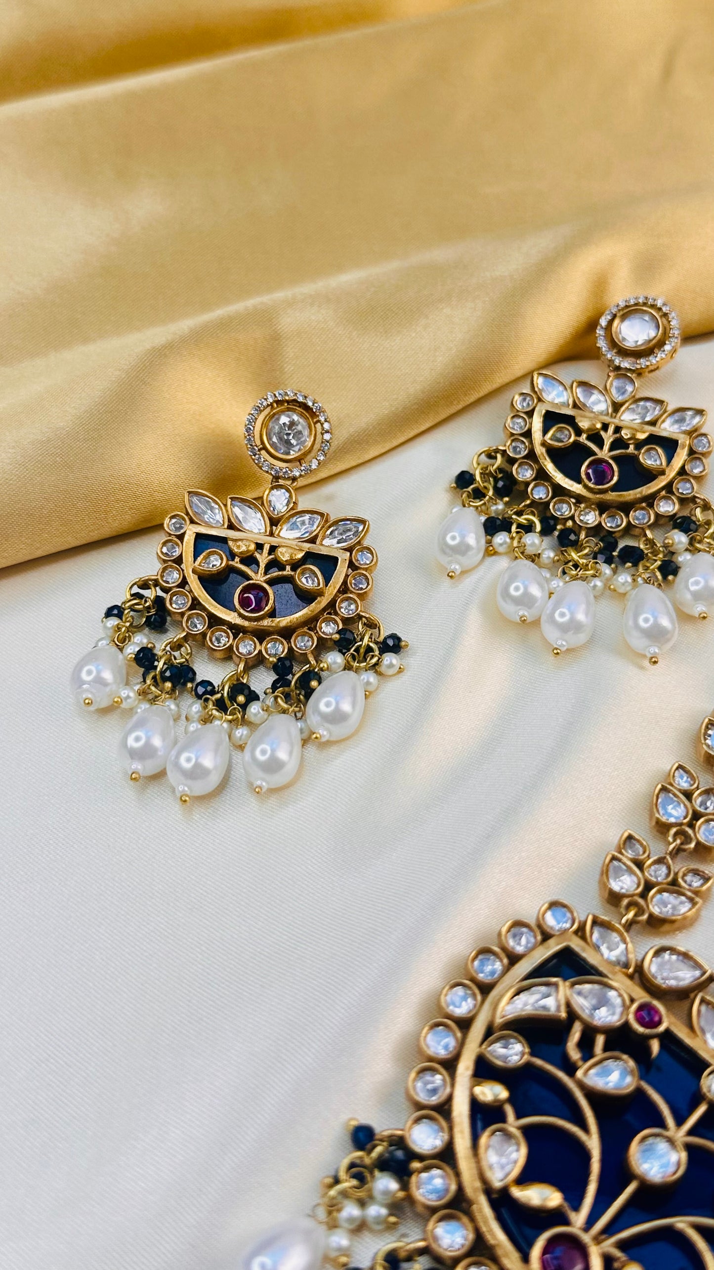 Premium Tyani Sapphire Necklace Set