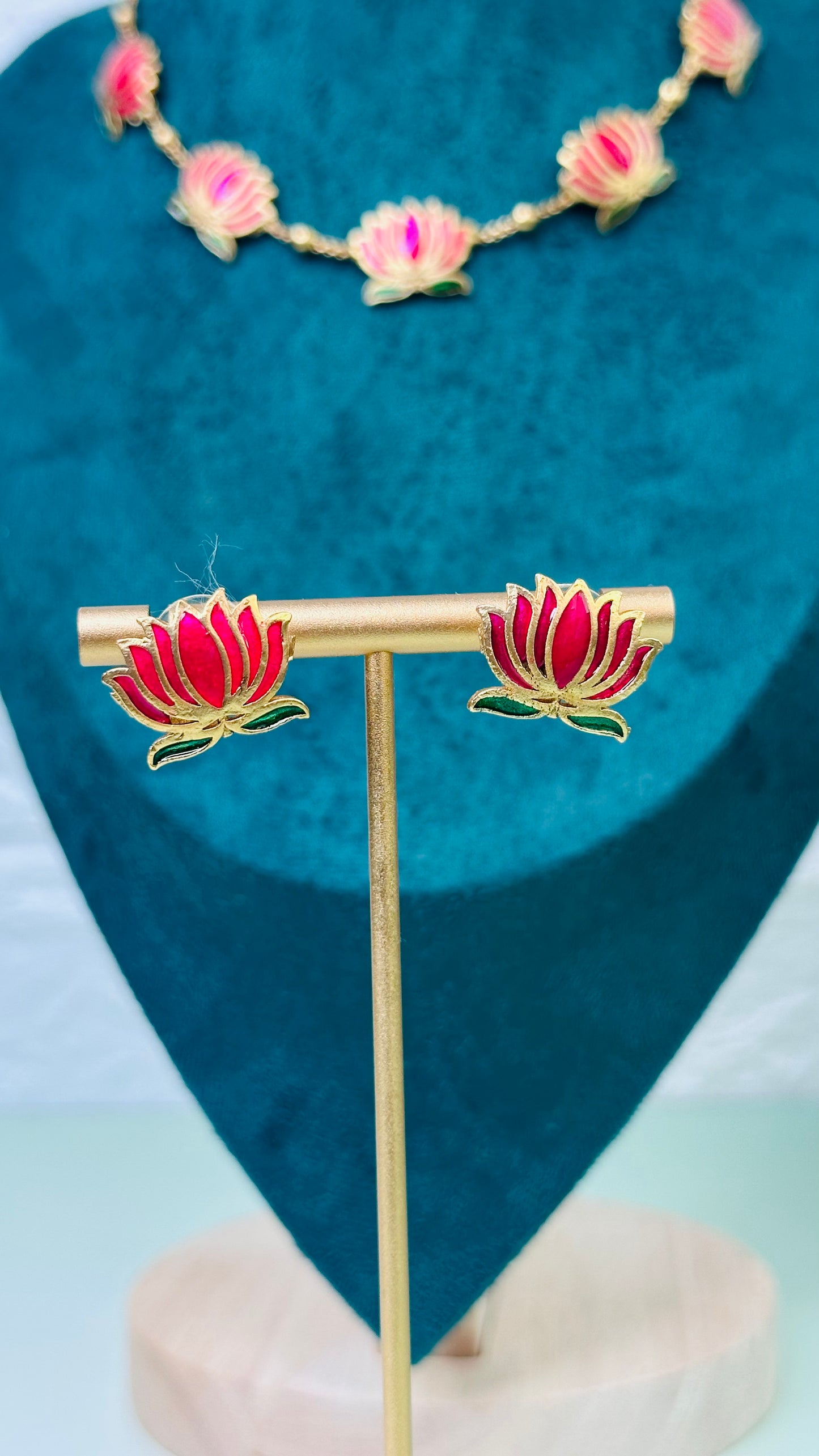 Manju Lotus chain