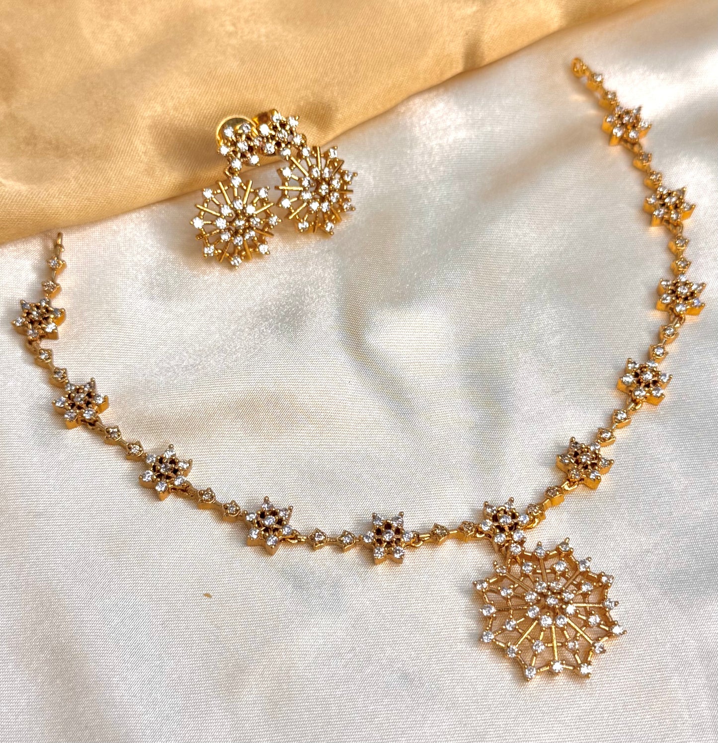 AD snowflakes Necklace Set