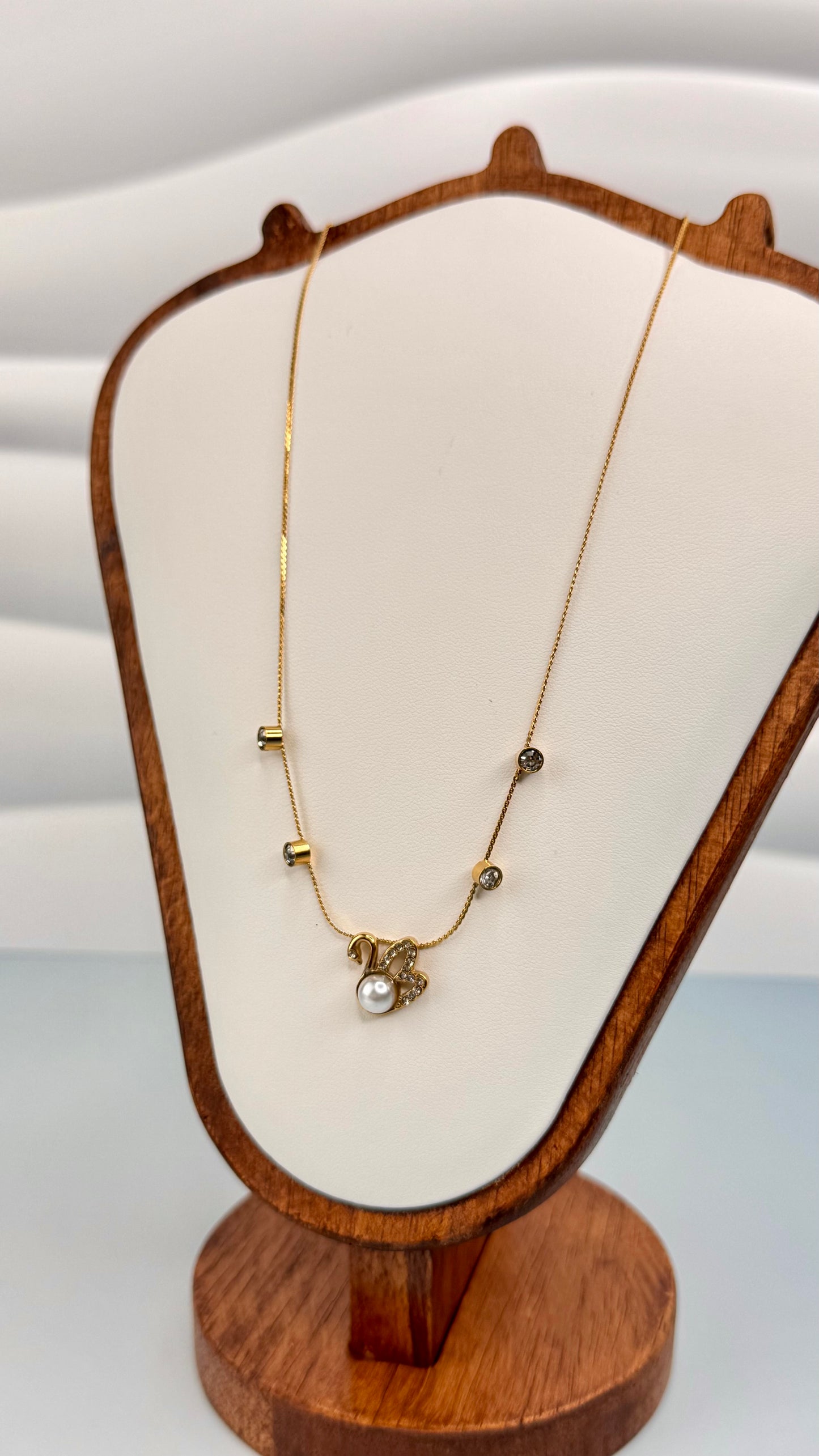 Swan Pearl Chain