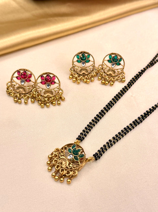 Mangalsutra Reversible necklace set.