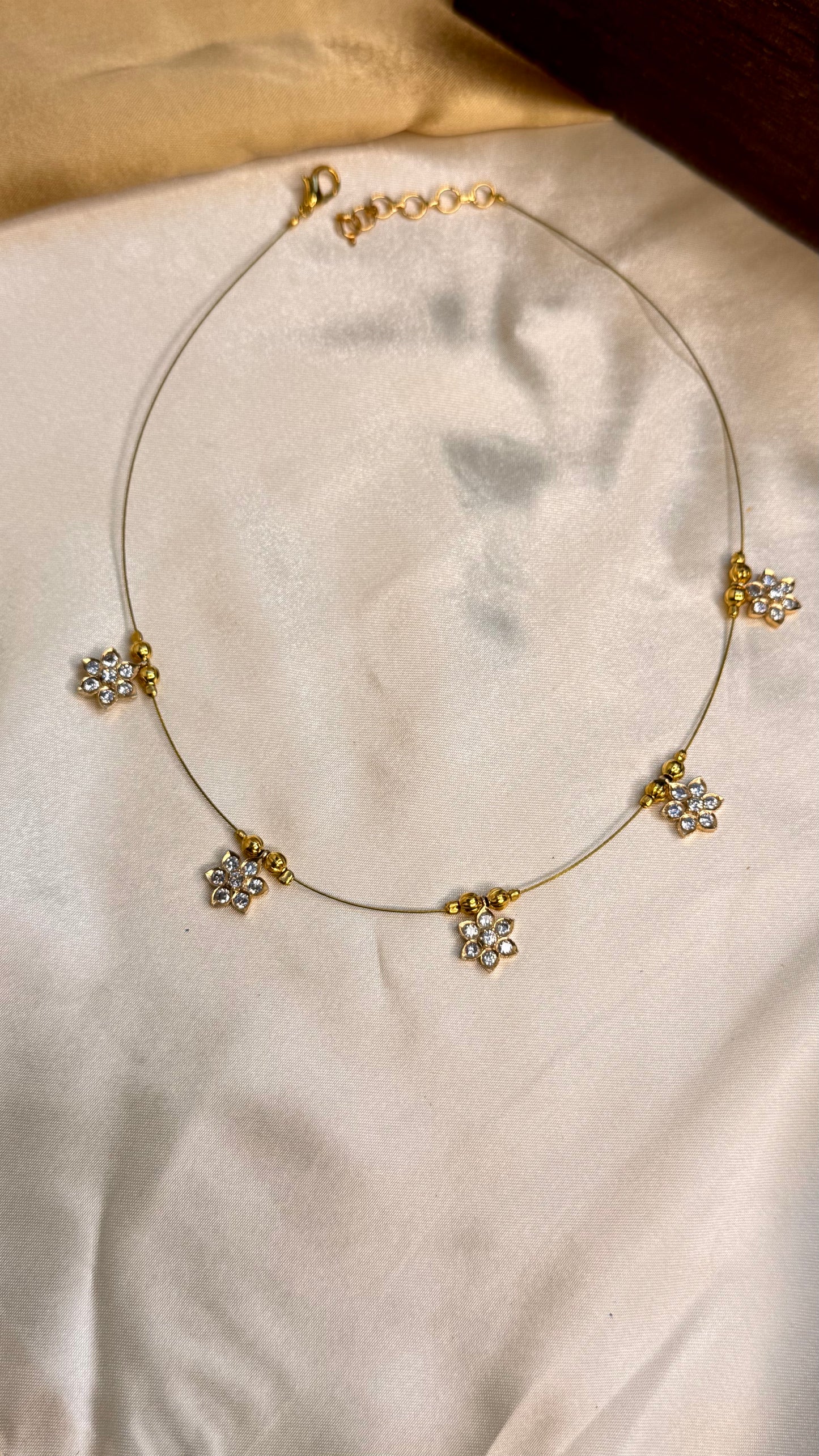 Invisible Flower chain