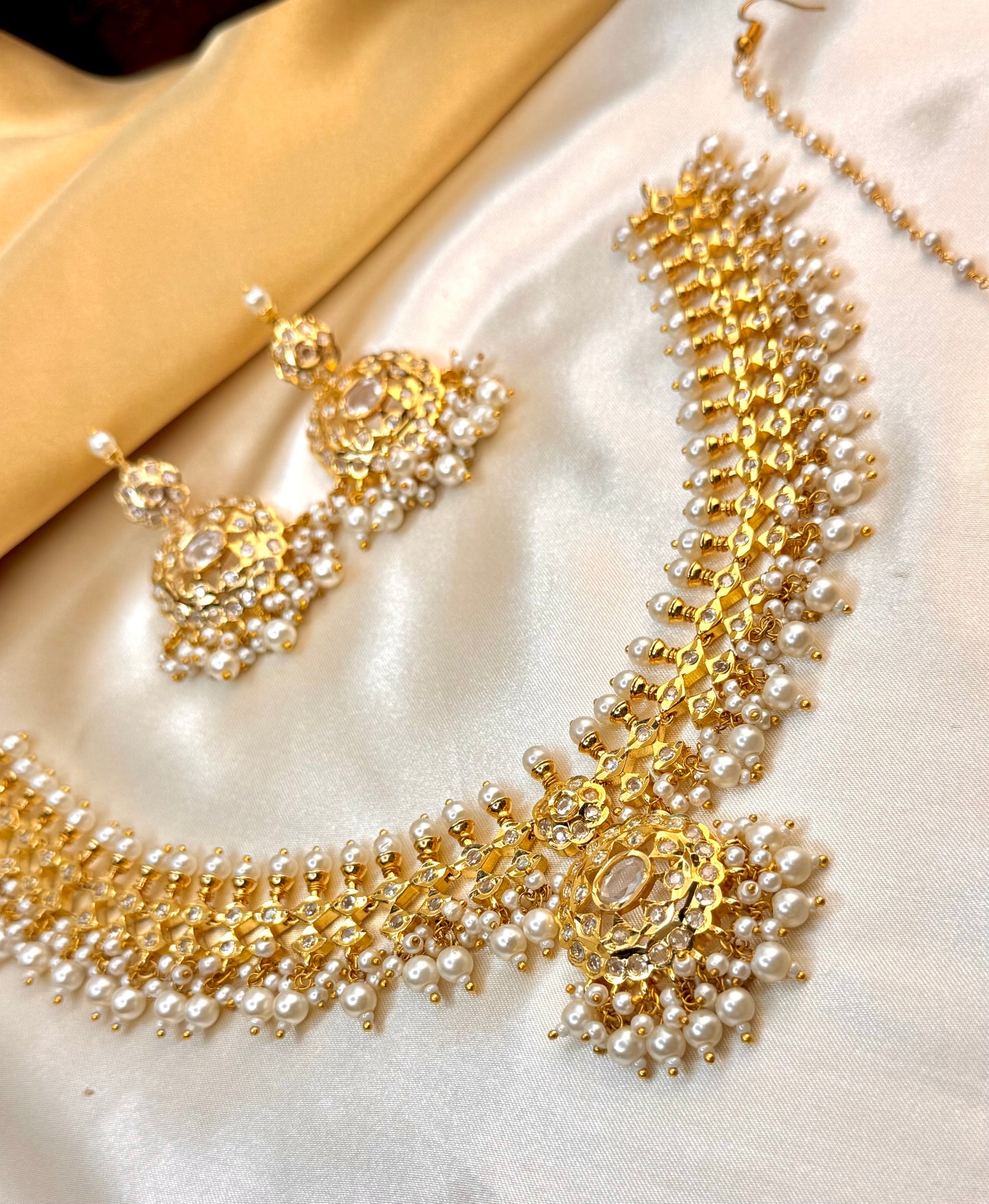 Premium Rajasthani Pearl Necklace Set