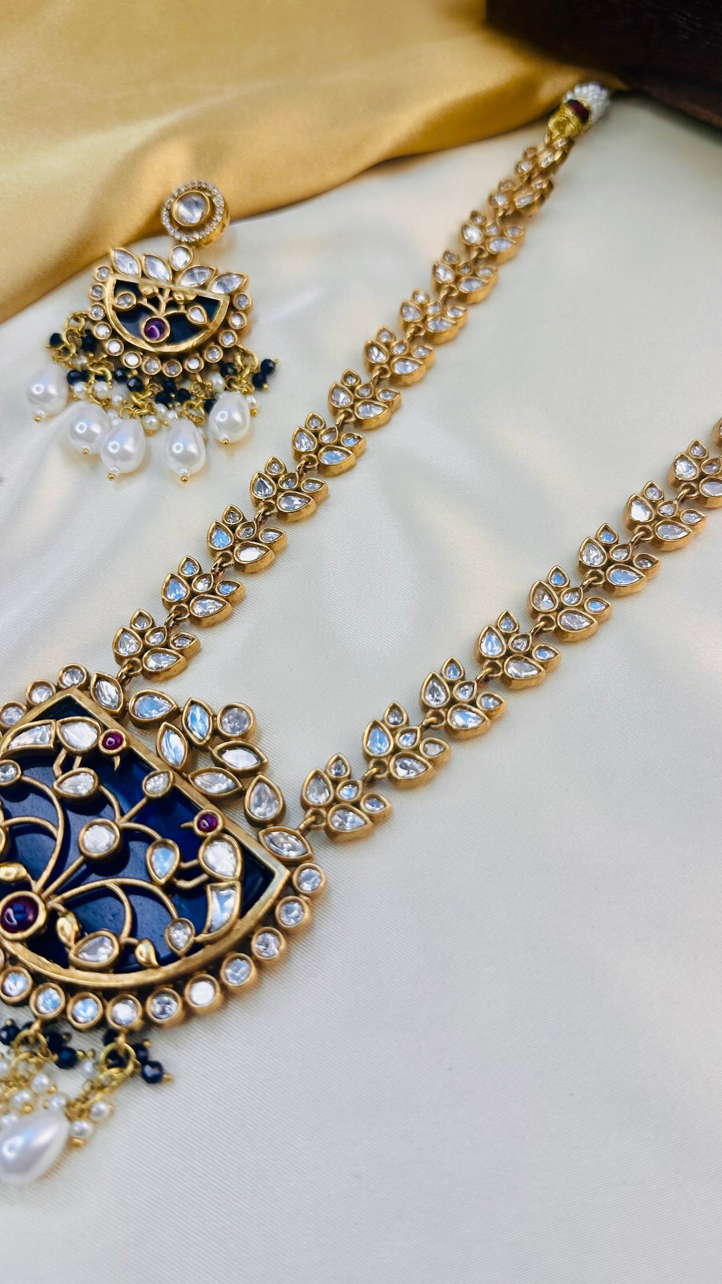 Premium Tyani Sapphire Necklace Set