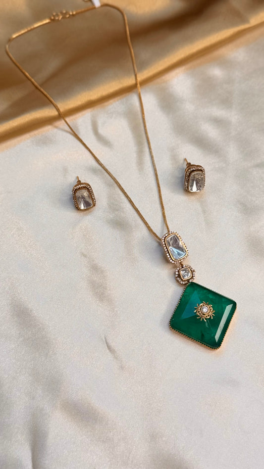 Premium Emerald Moissonite Set