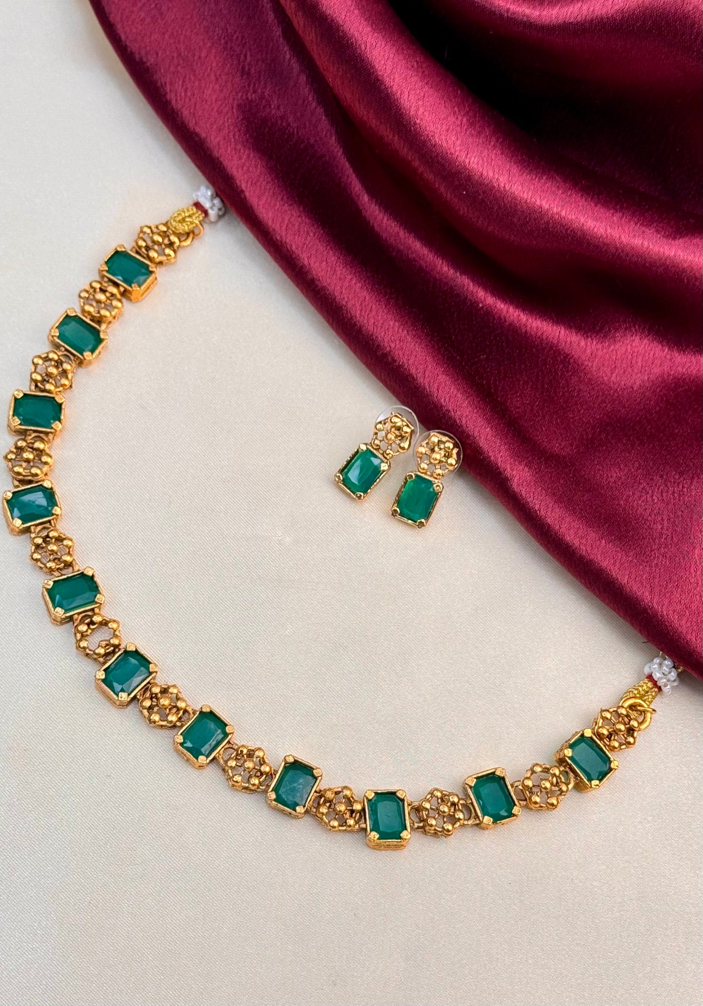 Antique Flower Stone Necklace Set