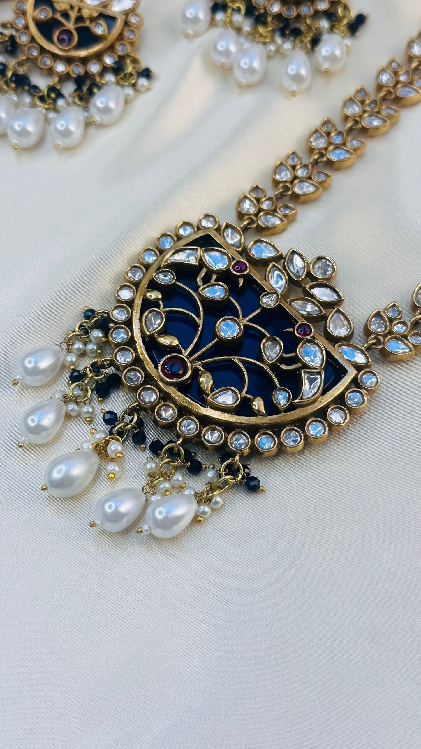 Premium Tyani Sapphire Necklace Set