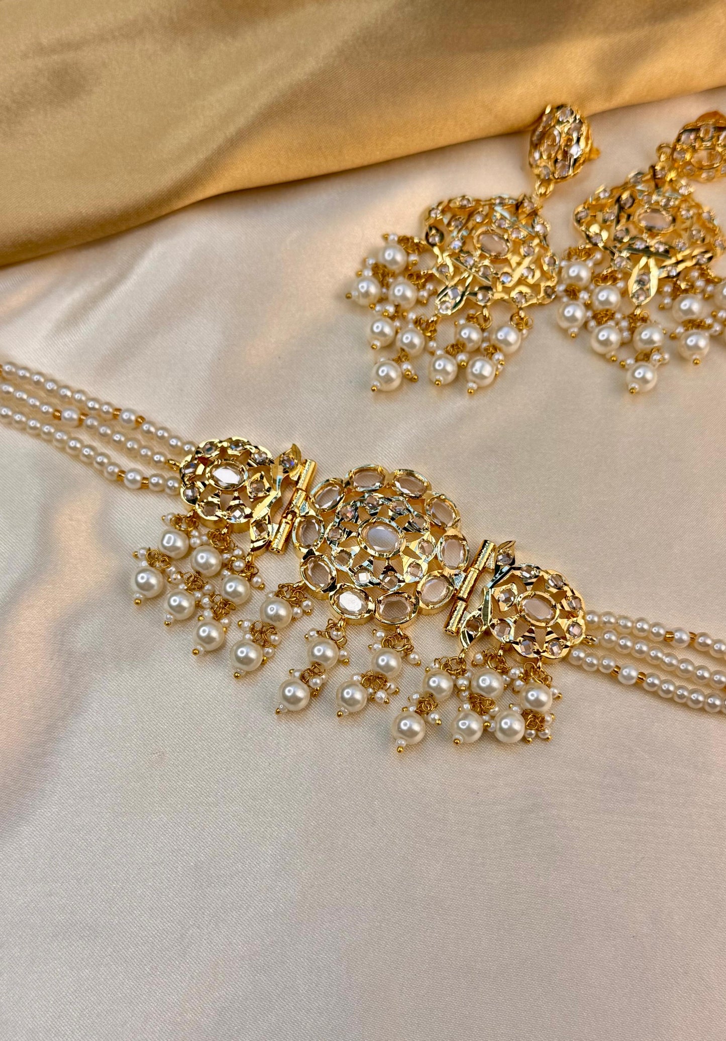 Premium Rajasthani Mughal choker set