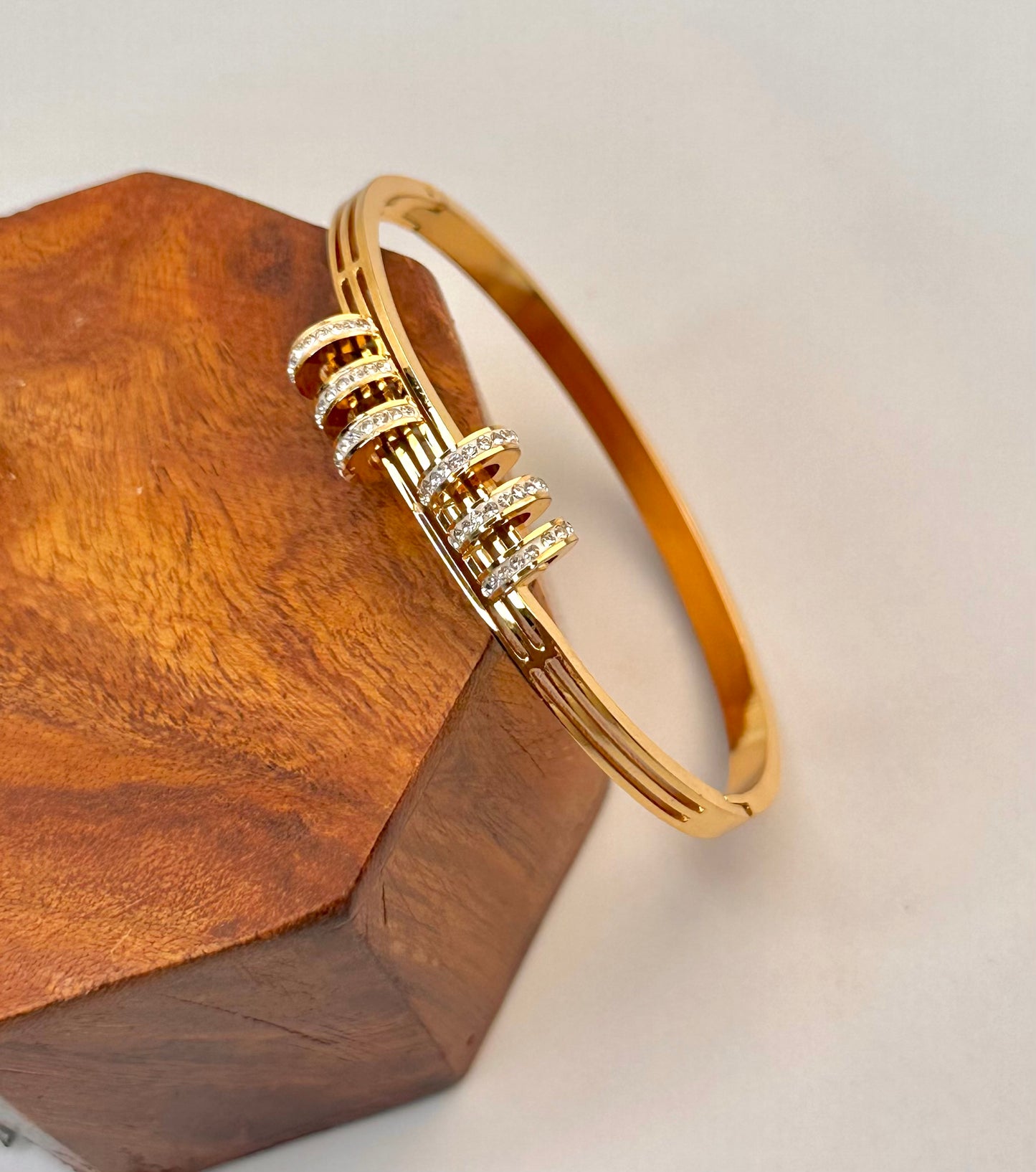 Elegant Stone Openable Bangles