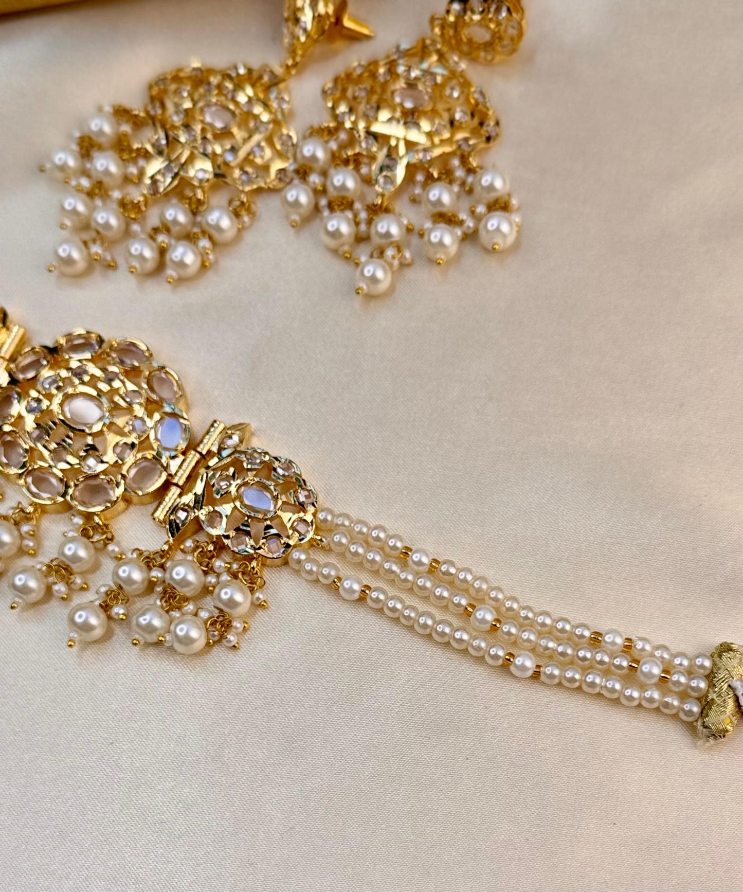 Premium Rajasthani Mughal choker set