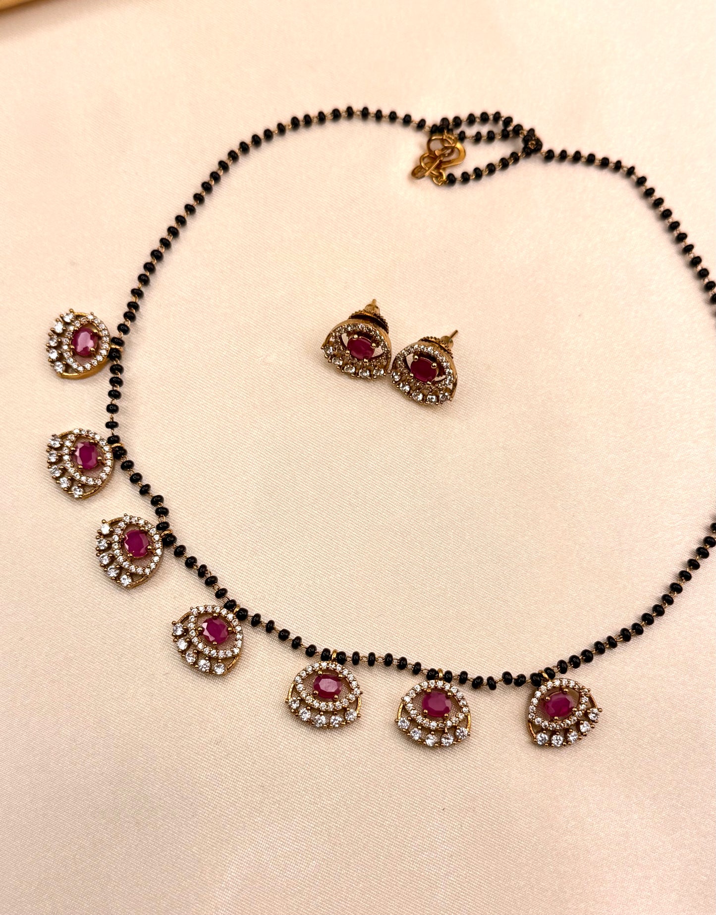 Mangalsutra-Eye pattern set
