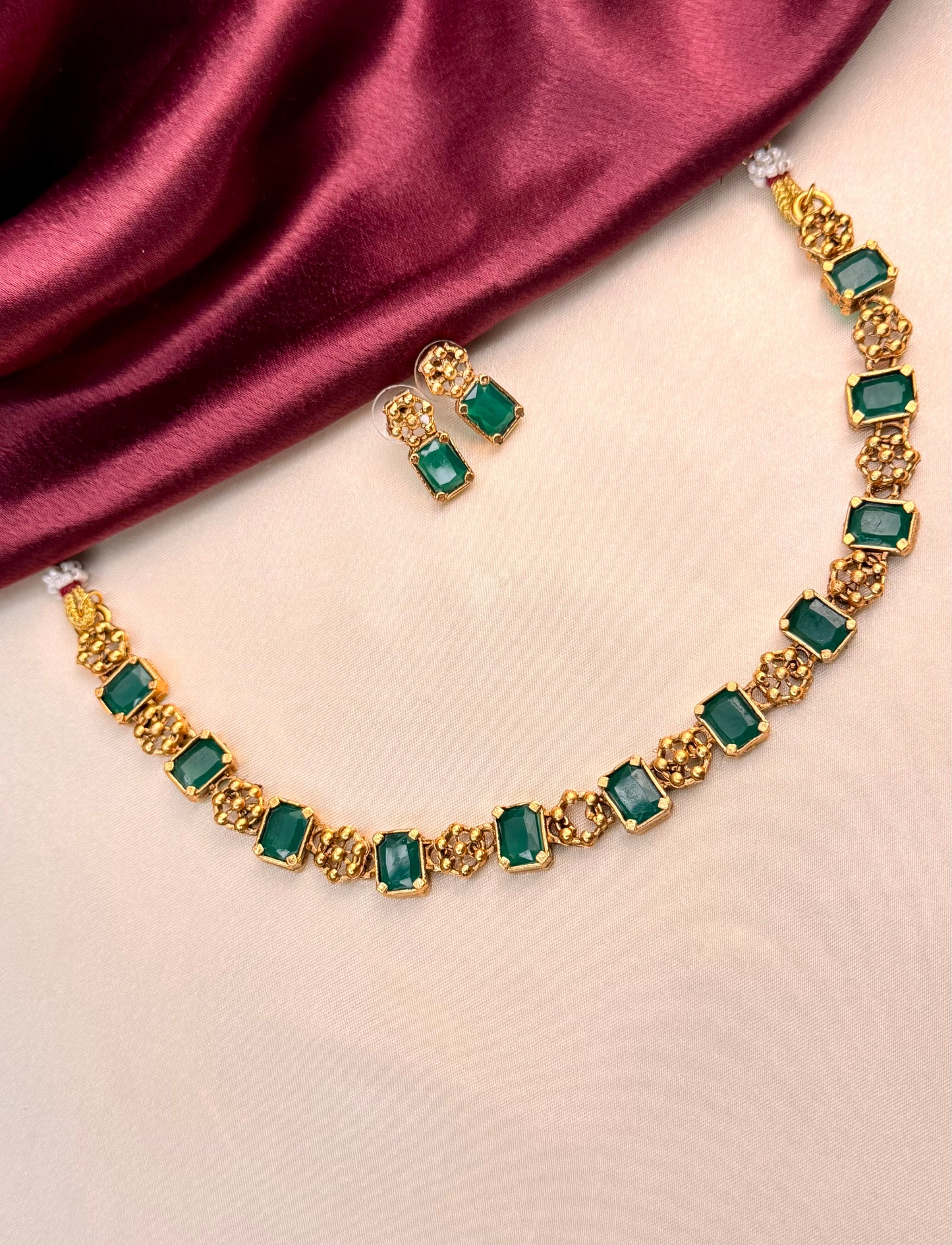 Antique Flower Stone Necklace Set