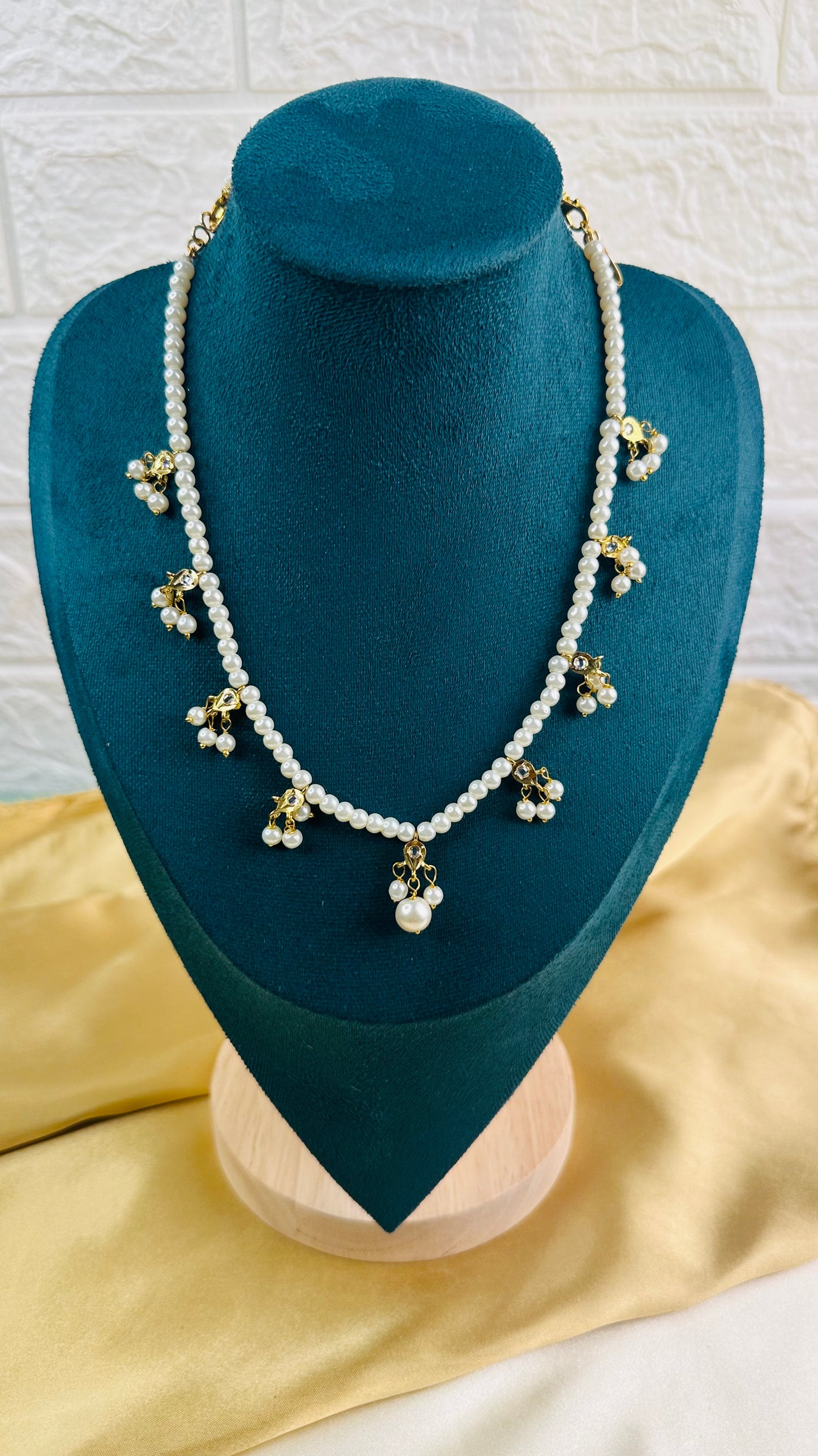 Bead Drop Necklace Pearl white