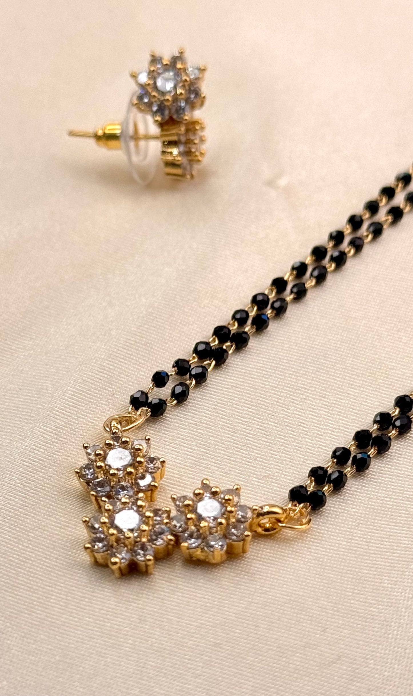 Mangalsutra- Triple Flower -Long Set