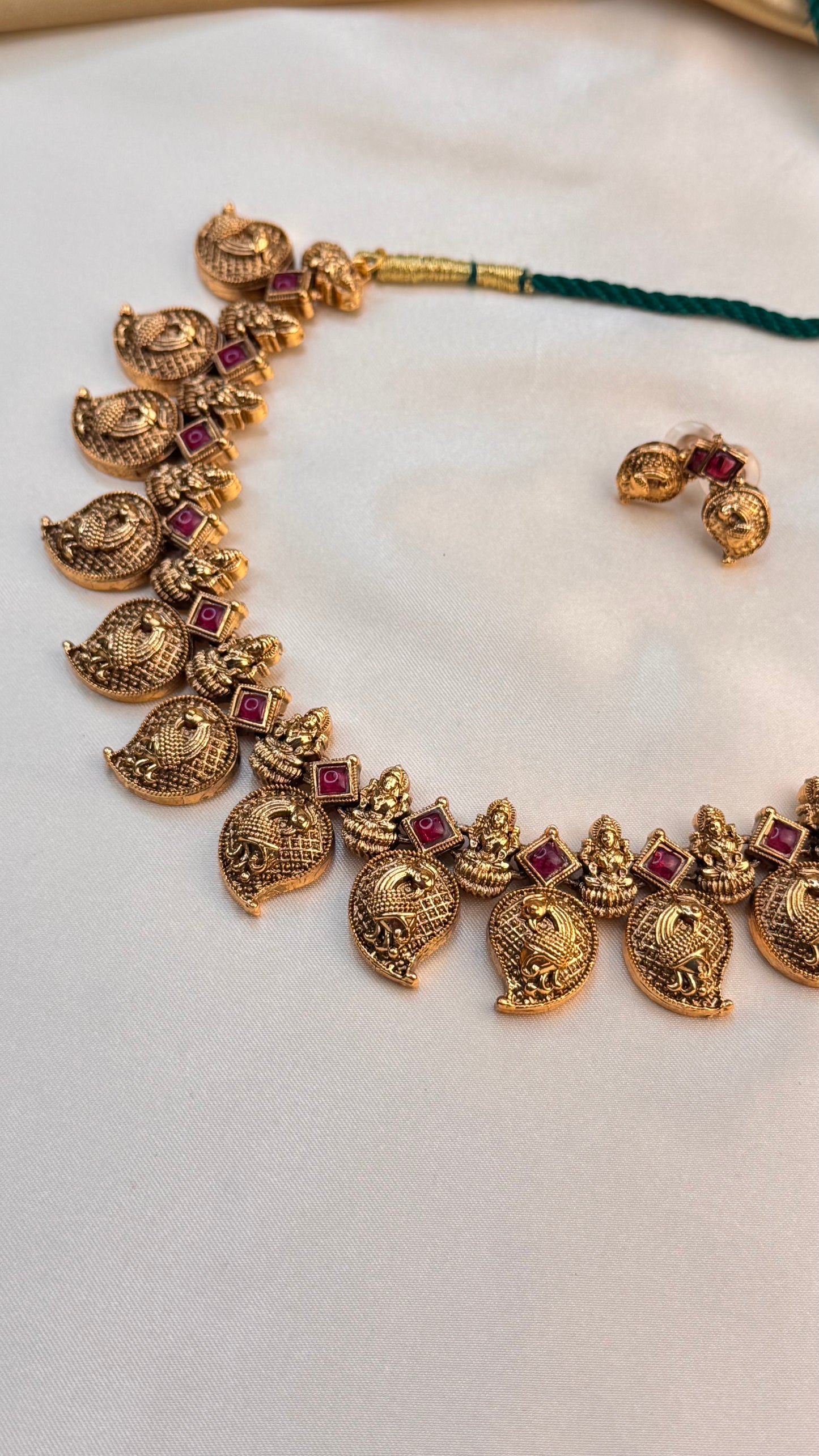 Devi Maanga Necklace Set