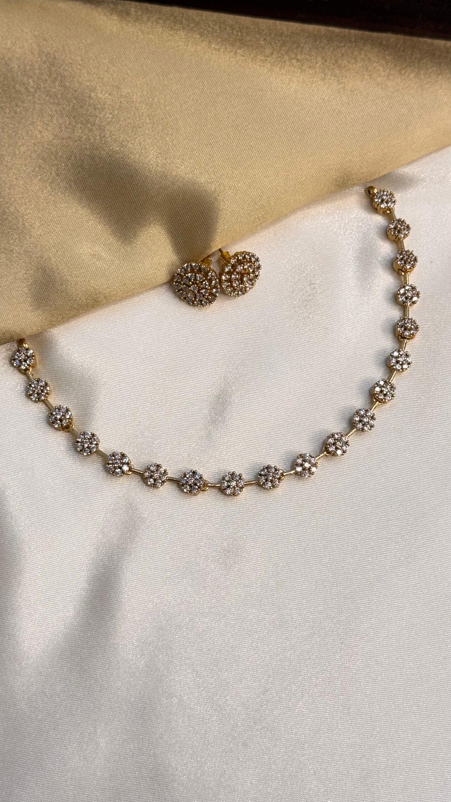 AD Flower Necklace Set
