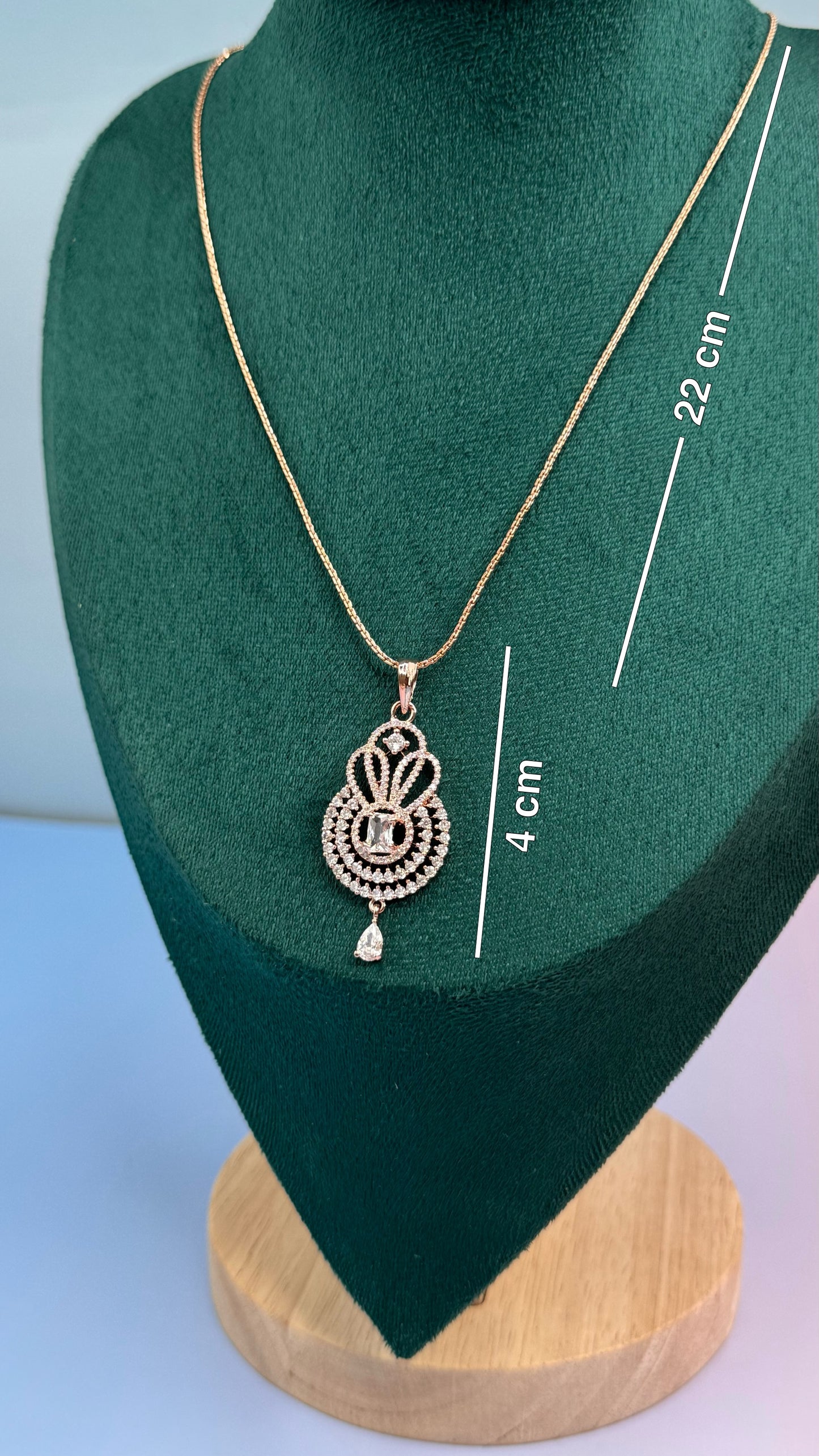 Premium royal pendant set