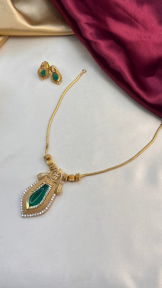 Palakka Pendant Short haram set