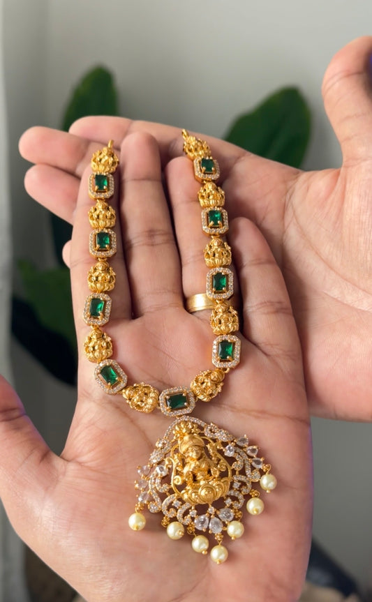 AD Temple necklace set