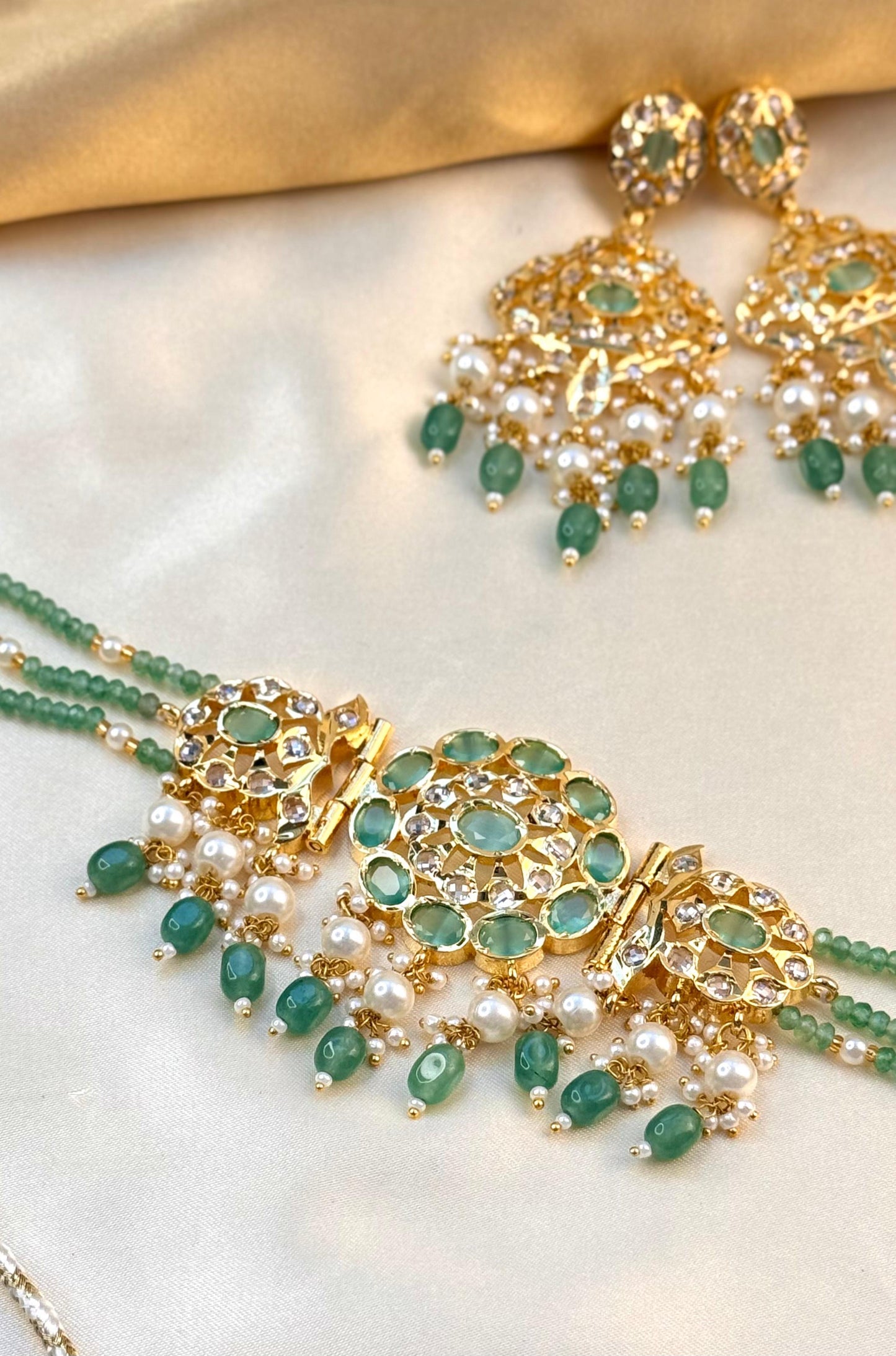 Premium Rajasthani Mughal choker set