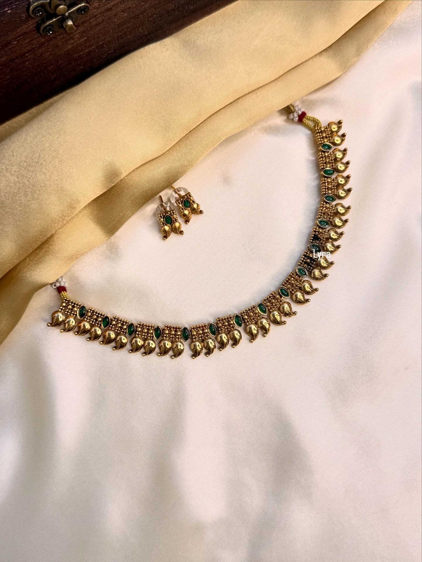 Maanga Necklace Set