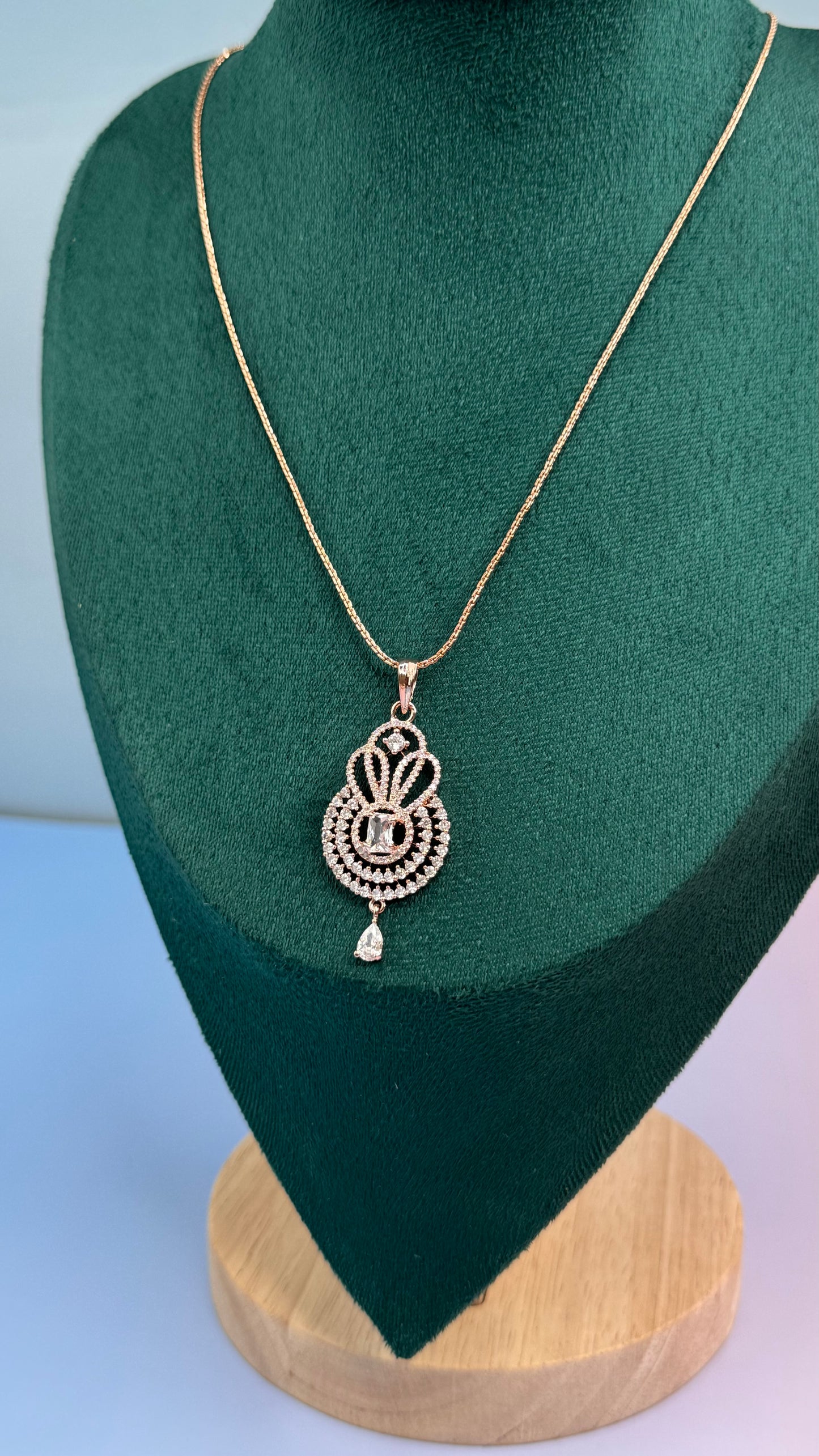 Premium royal pendant set