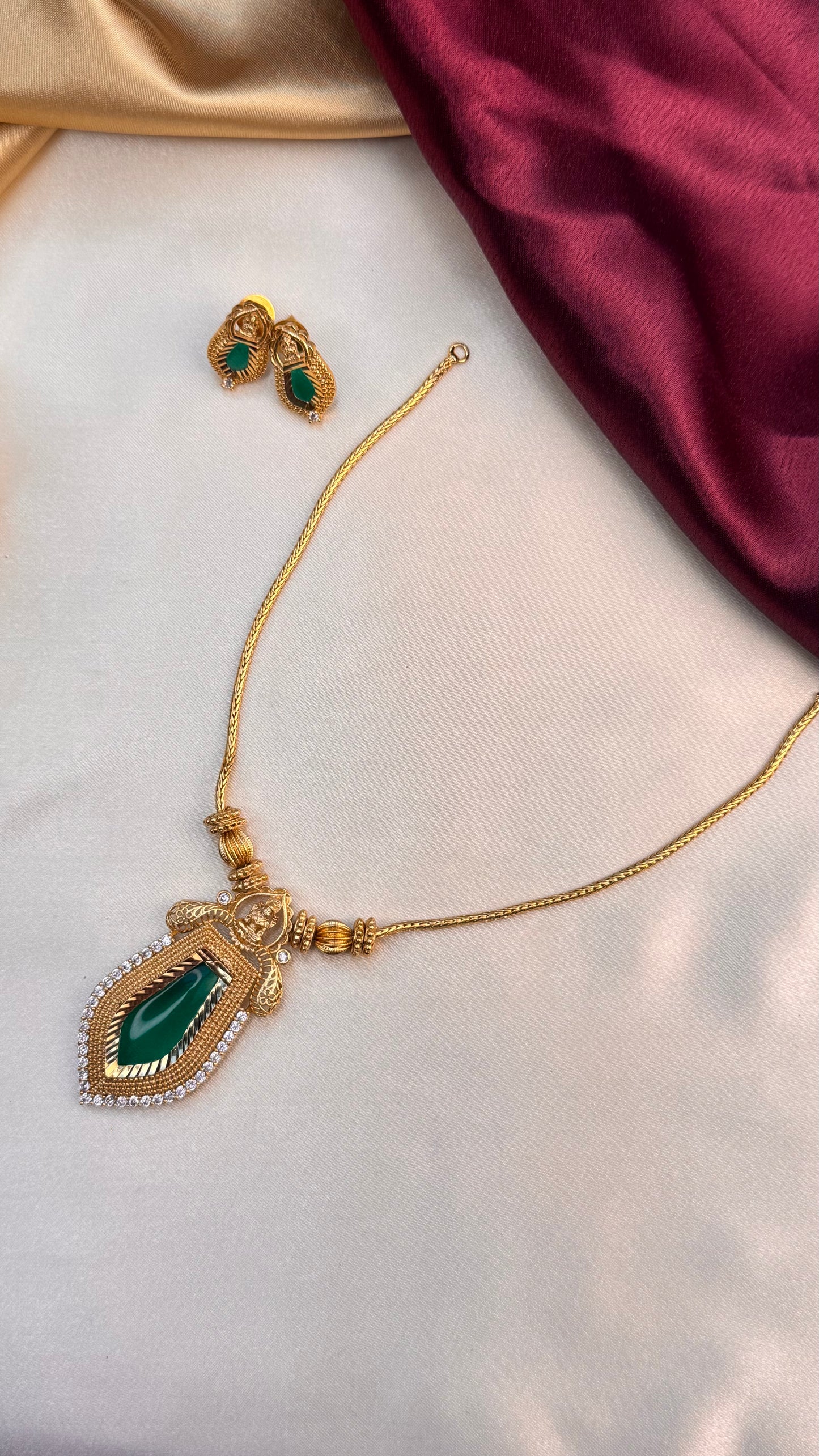 Palakka Pendant Short haram set