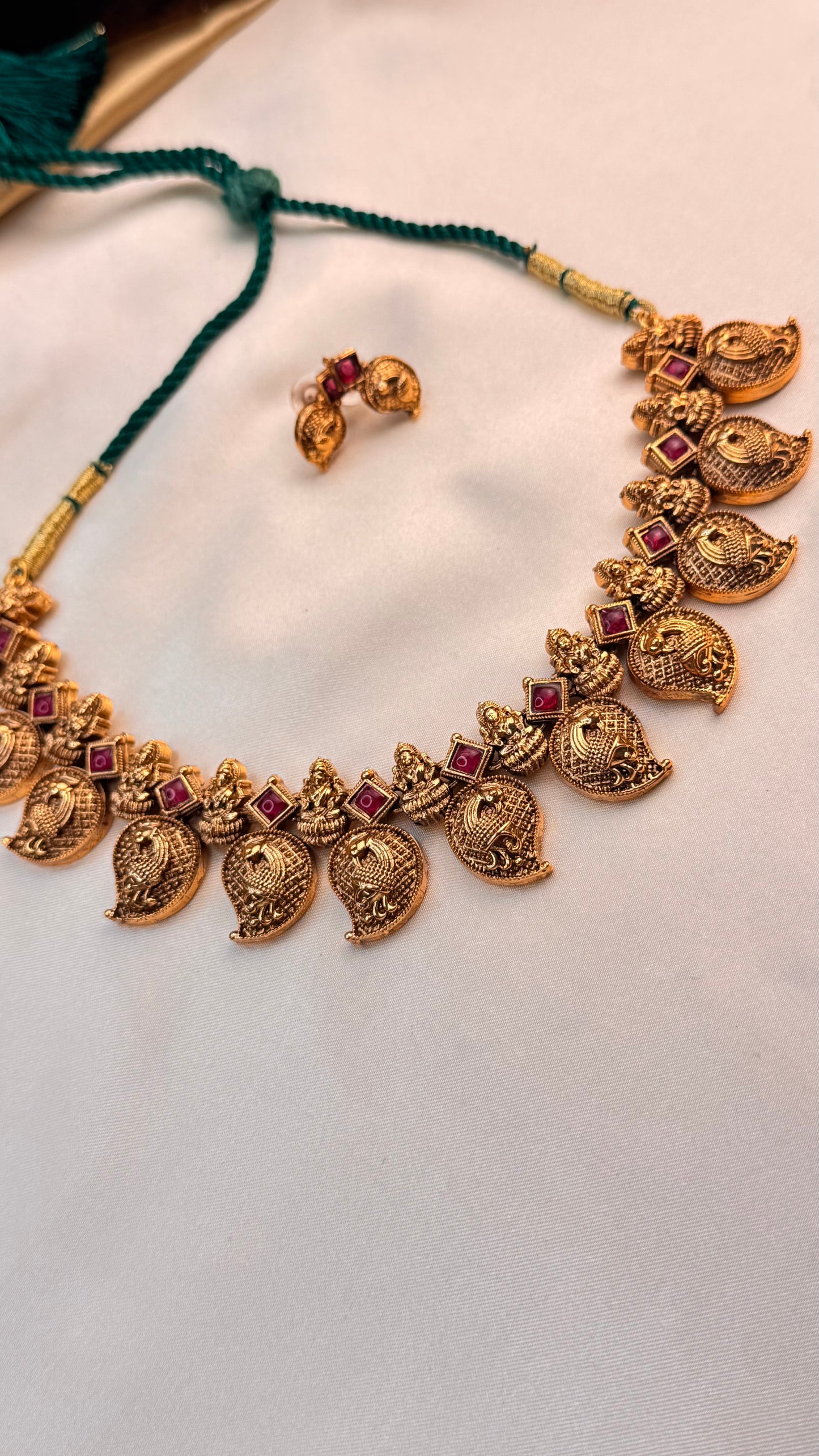 Devi Maanga Necklace Set