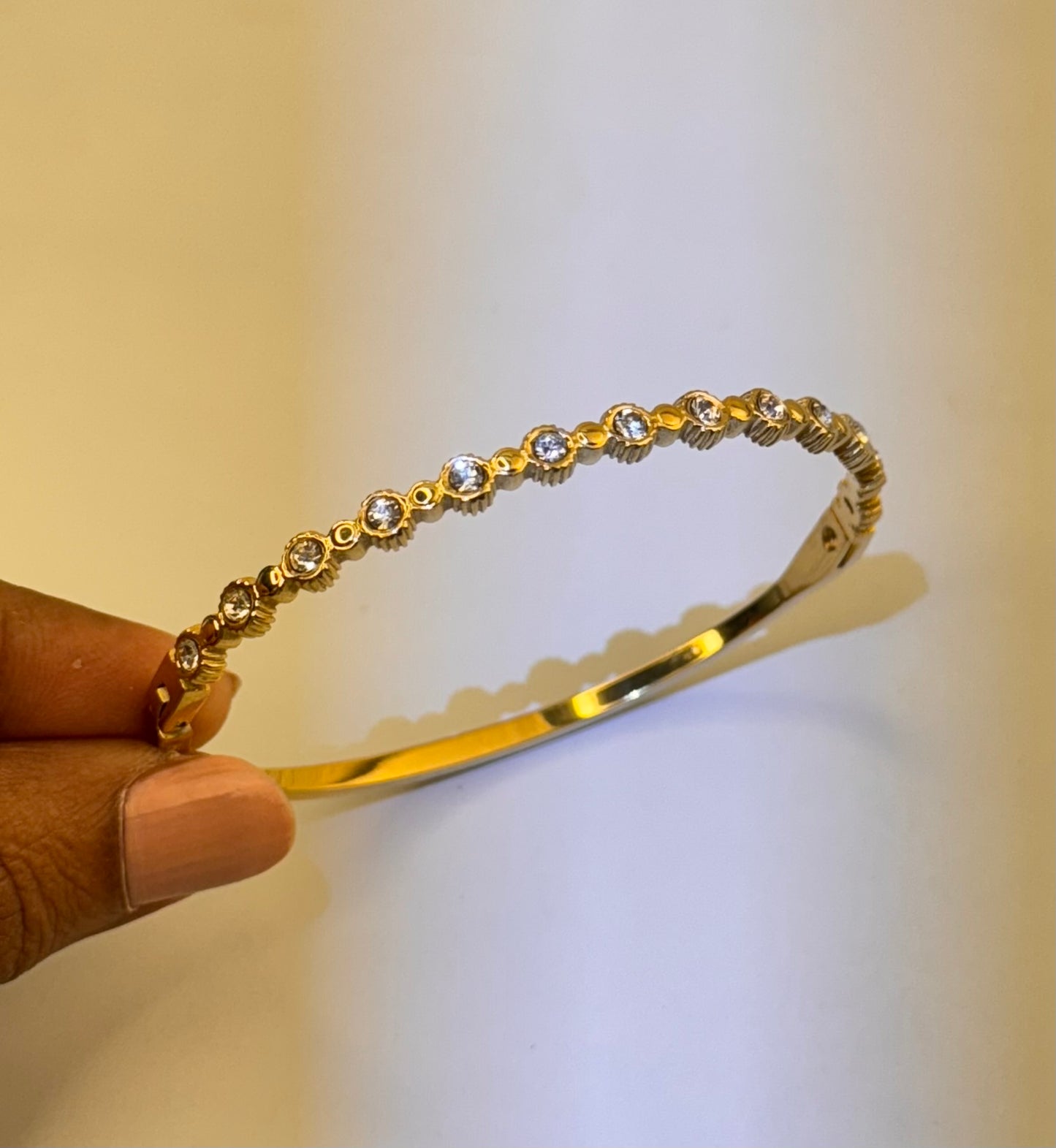 Thin stone layer openable bangle
