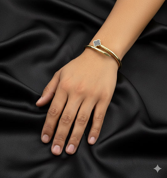 Black flower openable bangle