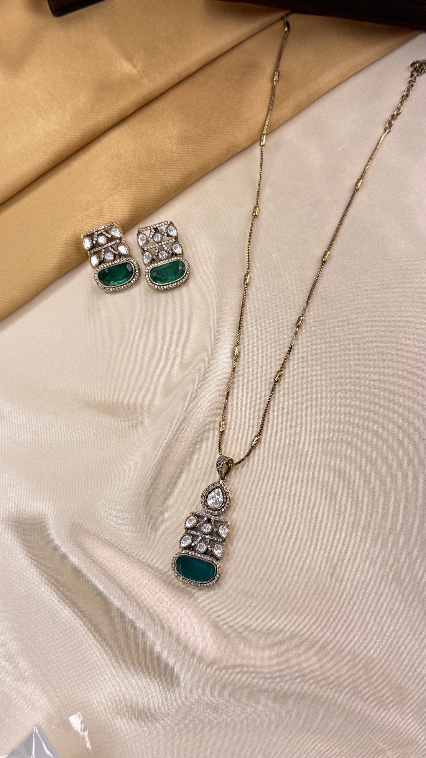 Premium Single Layer Moissonite Pendant Set