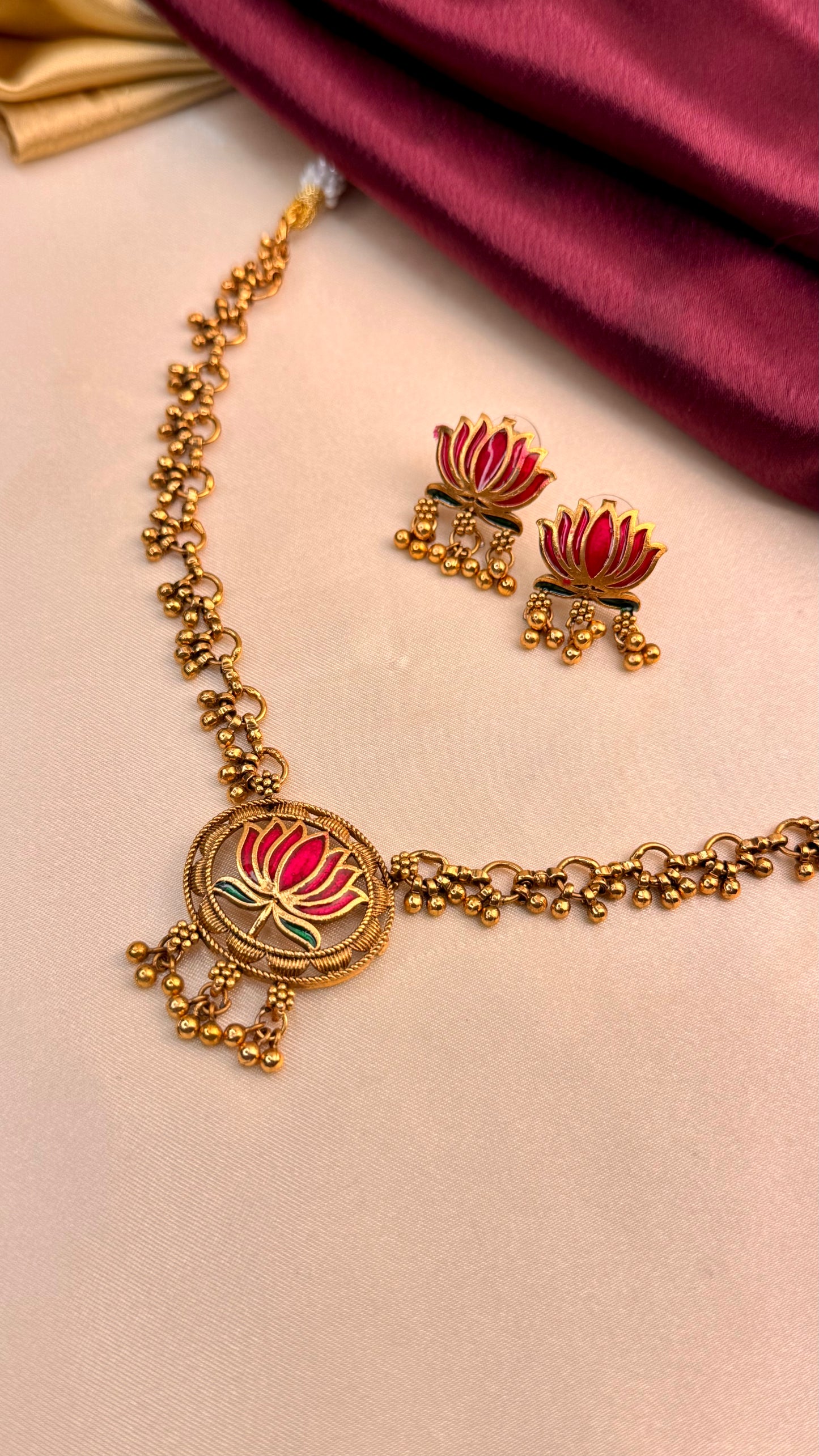 Lotus mini Gunguru Necklace Set