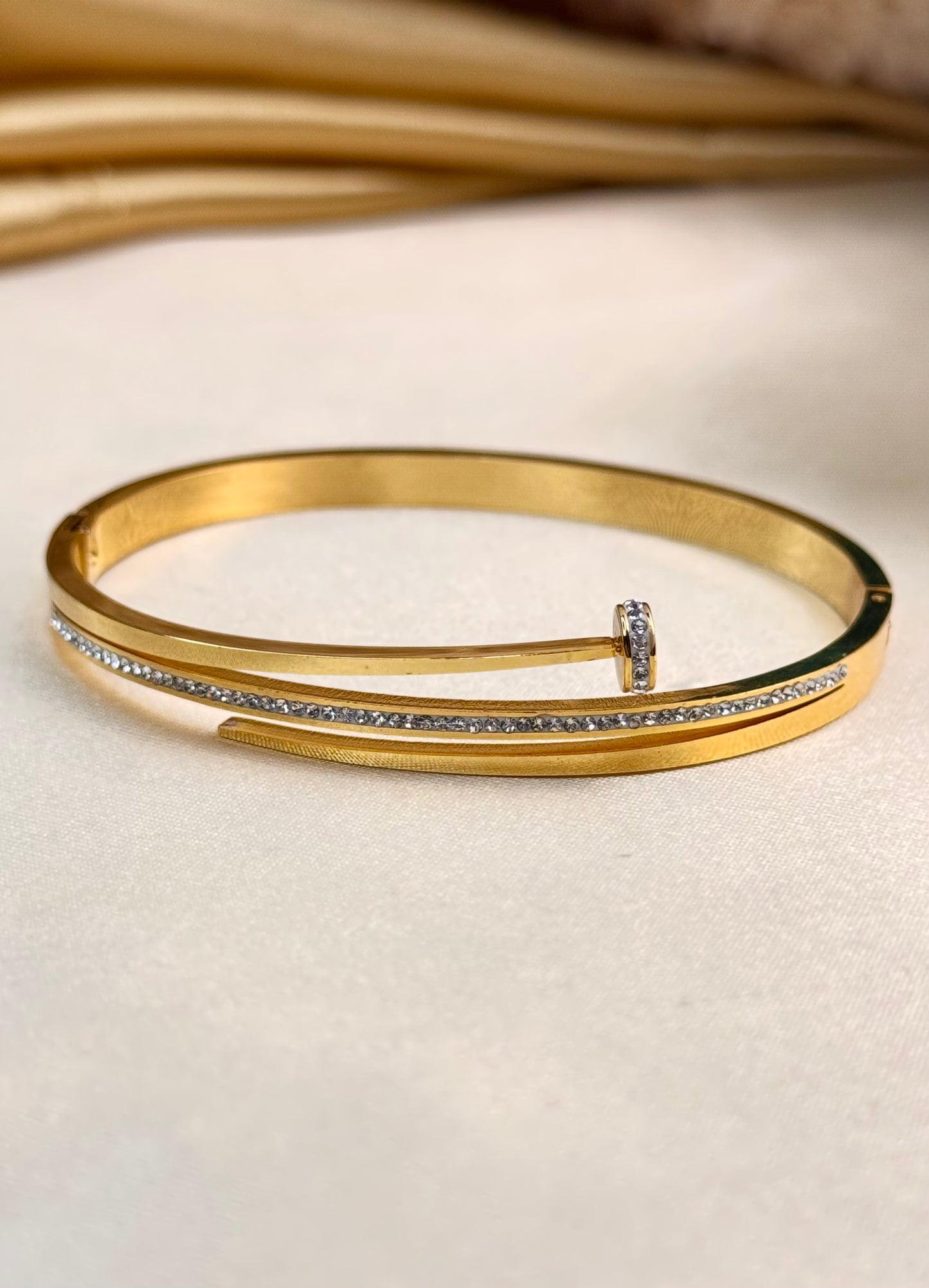 Classy Openable bangle