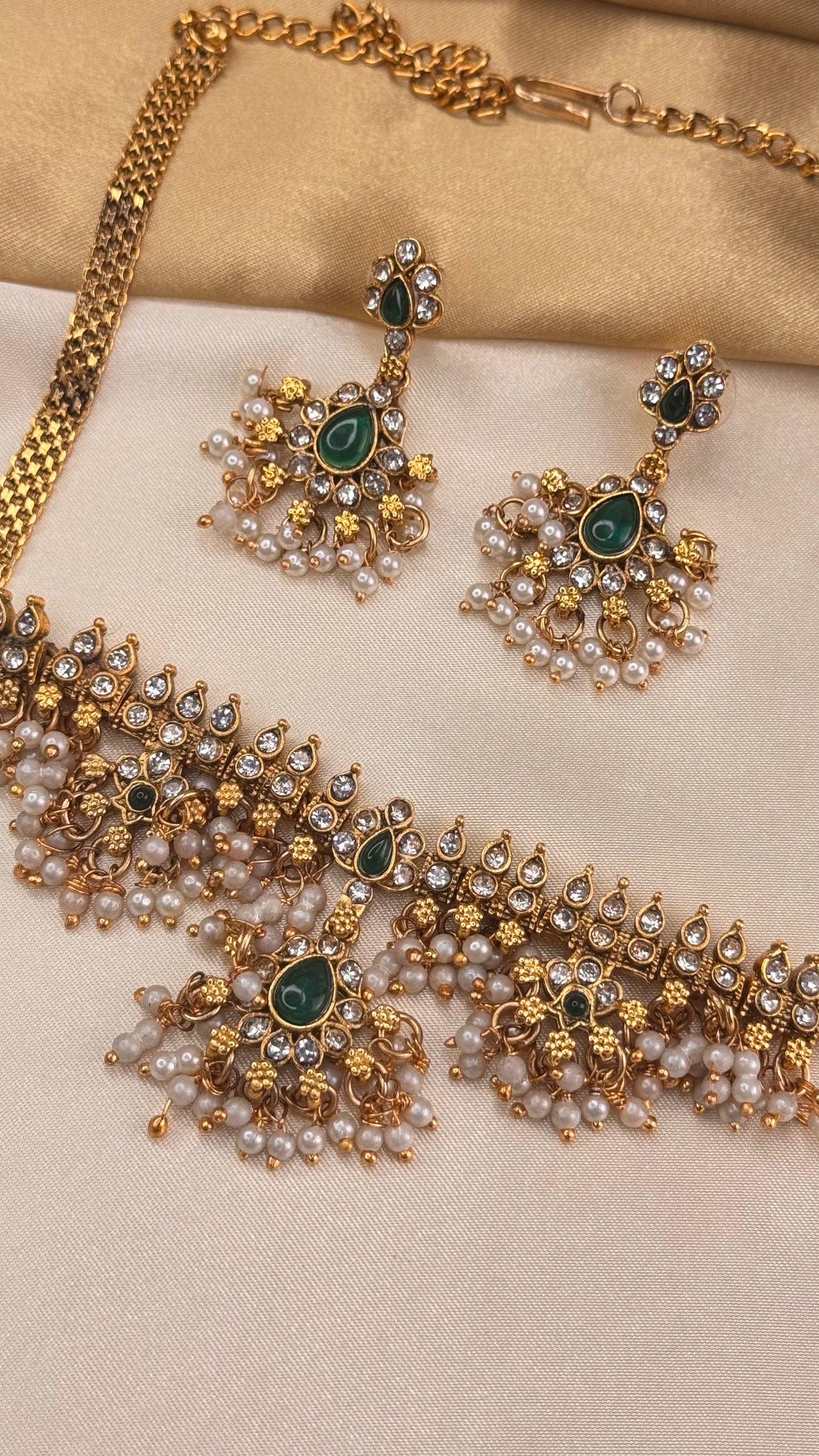 Gundupusalu necklace set