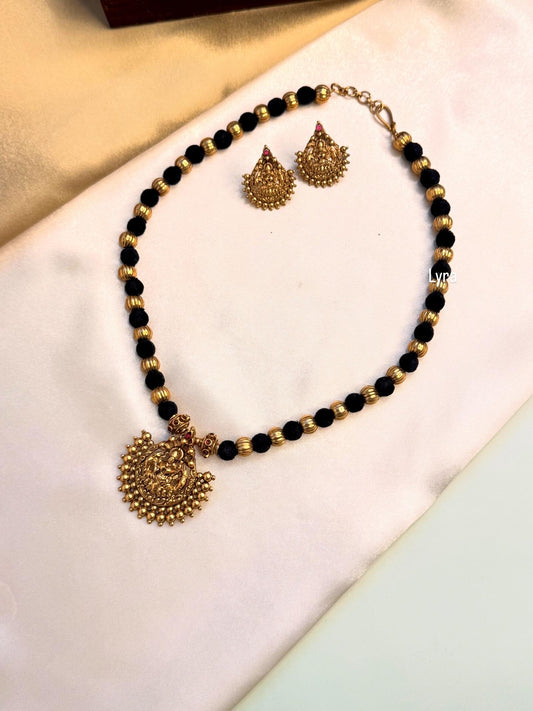 Black and golden Devi Necklace Set